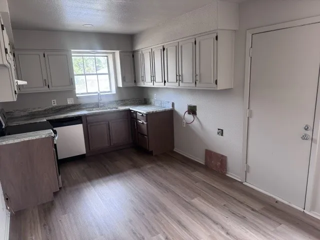 Duplex For Rent in Lamar County , 2838 Kessler Drive 2840, Paris, Texas 75460, 2 Bedroom, 1 Bathroom, Garage spaces, 1,764 Sqft, built in 0, mls#21399876, Real Estate Agent in Paris, Homes For Rent in Lamar county, Homes For Rent in Paris, Realtor in Paris Texas, Real Estate Brokerage Independent Realty Texas, Luminita Cordes Realtor