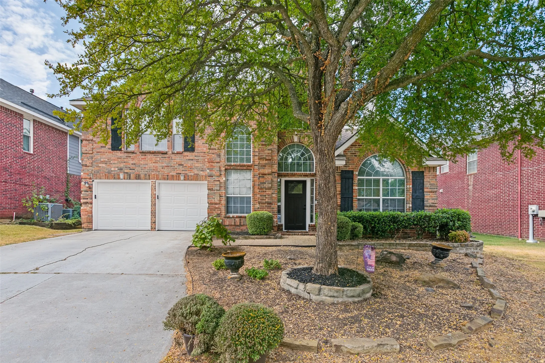 Single Family Residence For Sale in Denton County , 2314 Balleybrooke Drive, Lewisville, Texas 75077, 3 Bedroom, 3 Bathroom, 2 Garage spaces, 2,511 Sqft, built in 1999, mls#21387511, Real Estate Agent in Lewisville, Homes For Sale in Denton county, Homes For Sale in Lewisville, Realtor in Lewisville Texas, Real Estate Brokerage Independent Realty Texas, Luminita Cordes Realtor
