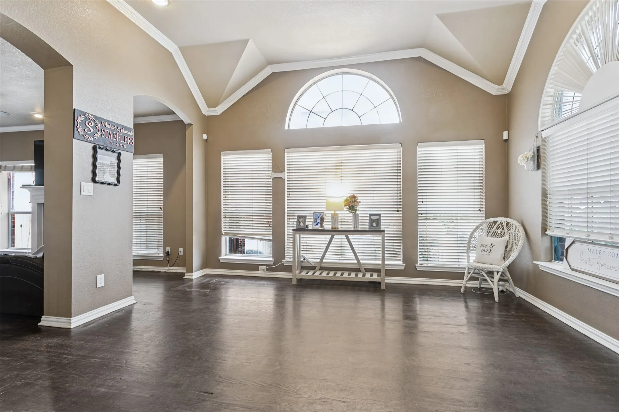 Single Family Residence For Sale in Denton County , 2314 Balleybrooke Drive, Lewisville, Texas 75077, 3 Bedroom, 3 Bathroom, 2 Garage spaces, 2,511 Sqft, built in 1999, mls#21387511, Real Estate Agent in Lewisville, Homes For Sale in Denton county, Homes For Sale in Lewisville, Realtor in Lewisville Texas, Real Estate Brokerage Independent Realty Texas, Luminita Cordes Realtor