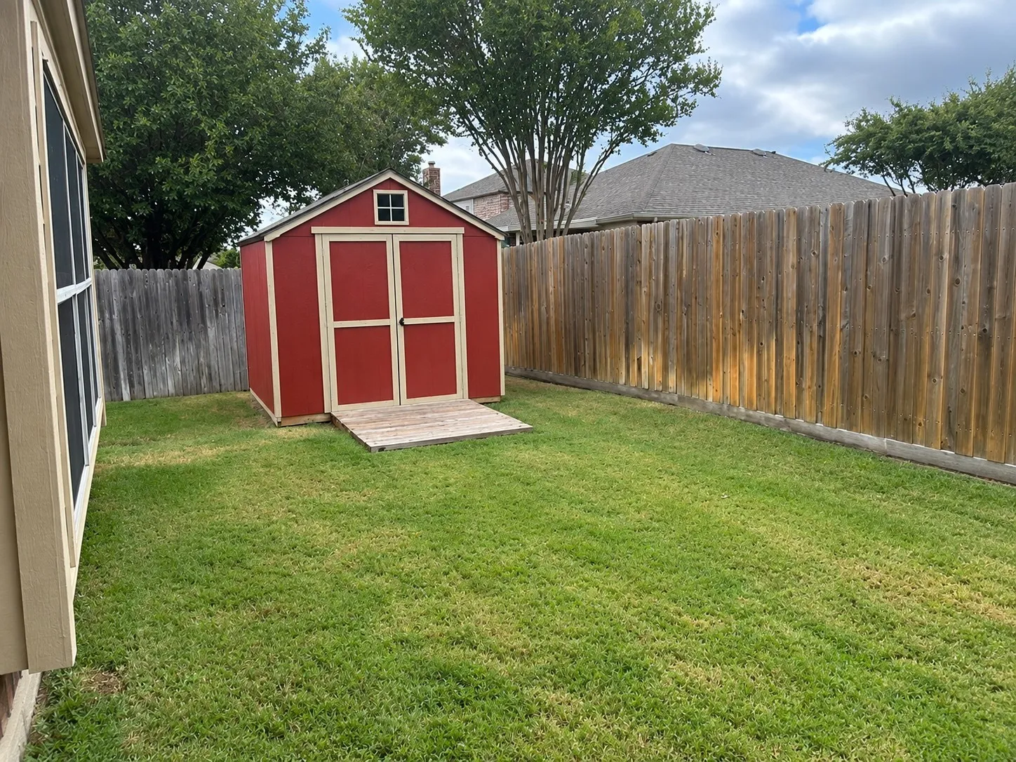 Single Family Residence For Rent in Tarrant County , 4700 Valleyview Drive, Mansfield, Texas 76063, 4 Bedroom, 2 Bathroom, 2 Garage spaces, 1,674 Sqft, built in 2010, mls#21395980, Real Estate Agent in Mansfield, Homes For Rent in Tarrant county, Homes For Rent in Mansfield, Realtor in Mansfield Texas, Real Estate Brokerage Independent Realty Texas, Luminita Cordes Realtor