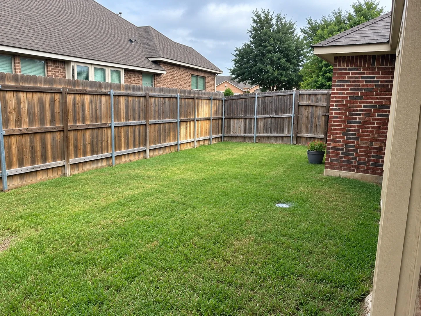 Single Family Residence For Rent in Tarrant County , 4700 Valleyview Drive, Mansfield, Texas 76063, 4 Bedroom, 2 Bathroom, 2 Garage spaces, 1,674 Sqft, built in 2010, mls#21395980, Real Estate Agent in Mansfield, Homes For Rent in Tarrant county, Homes For Rent in Mansfield, Realtor in Mansfield Texas, Real Estate Brokerage Independent Realty Texas, Luminita Cordes Realtor