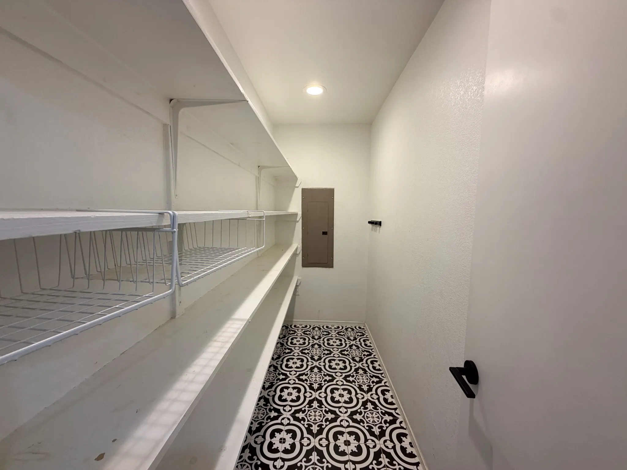 Single Family Residence For Rent in Ellis County , 616 E Avenue E, Midlothian, Texas 76065, 3 Bedroom, 2 Bathroom, Garage spaces, 1,410 Sqft, built in 1989, mls#21399890, Real Estate Agent in Midlothian, Homes For Rent in Ellis county, Homes For Rent in Midlothian, Realtor in Midlothian Texas, Real Estate Brokerage Independent Realty Texas, Luminita Cordes Realtor