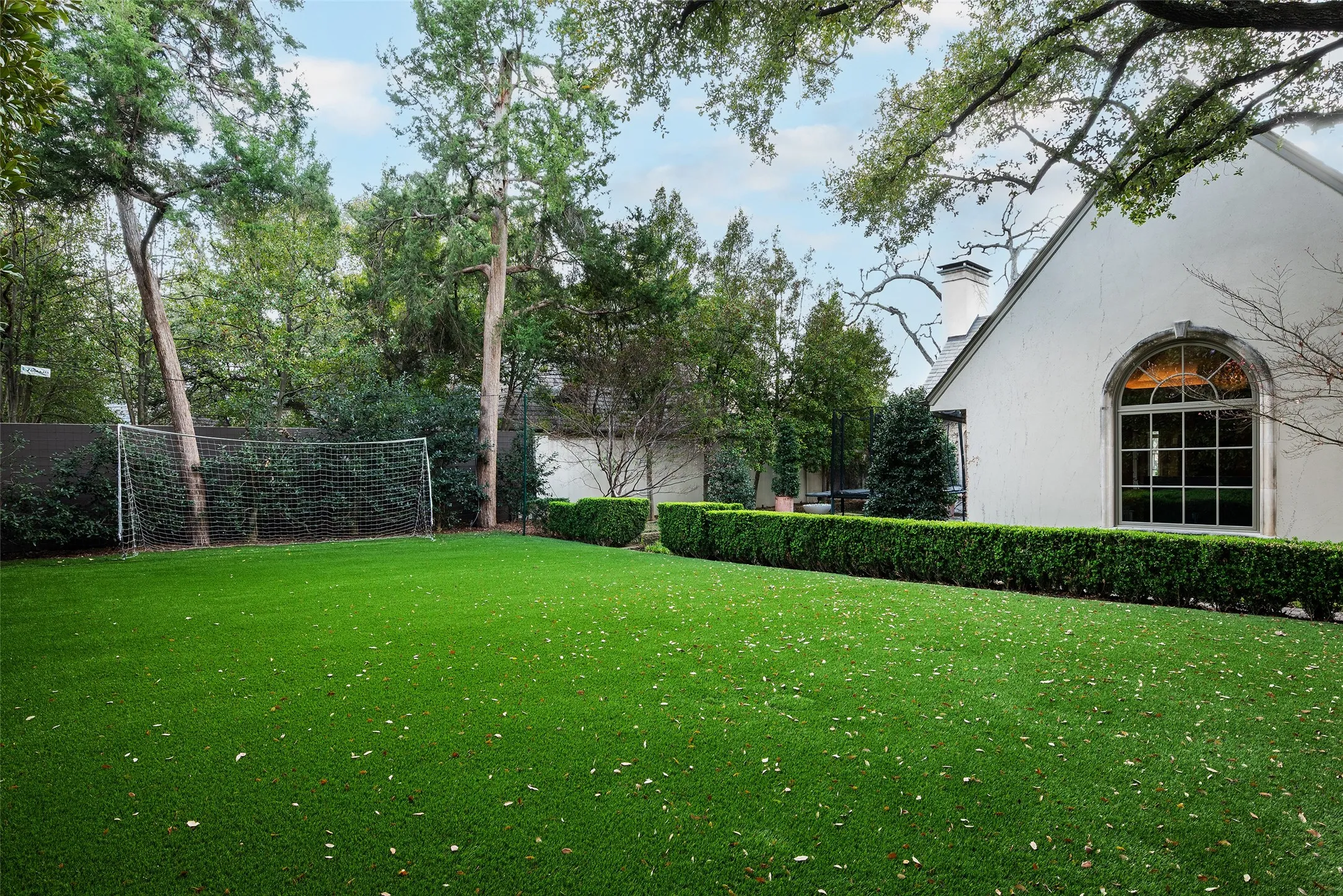 Single Family Residence For Sale in Dallas County , 4320 Saint Johns Drive, Highland Park, Texas 75205, 3 Bedroom, 5 Bathroom, 3 Garage spaces, 6,263 Sqft, built in 1925, mls#21398644, Real Estate Agent in Highland Park, Homes For Sale in Dallas county, Homes For Sale in Highland Park, Realtor in Highland Park Texas, Real Estate Brokerage Independent Realty Texas, Luminita Cordes Realtor
