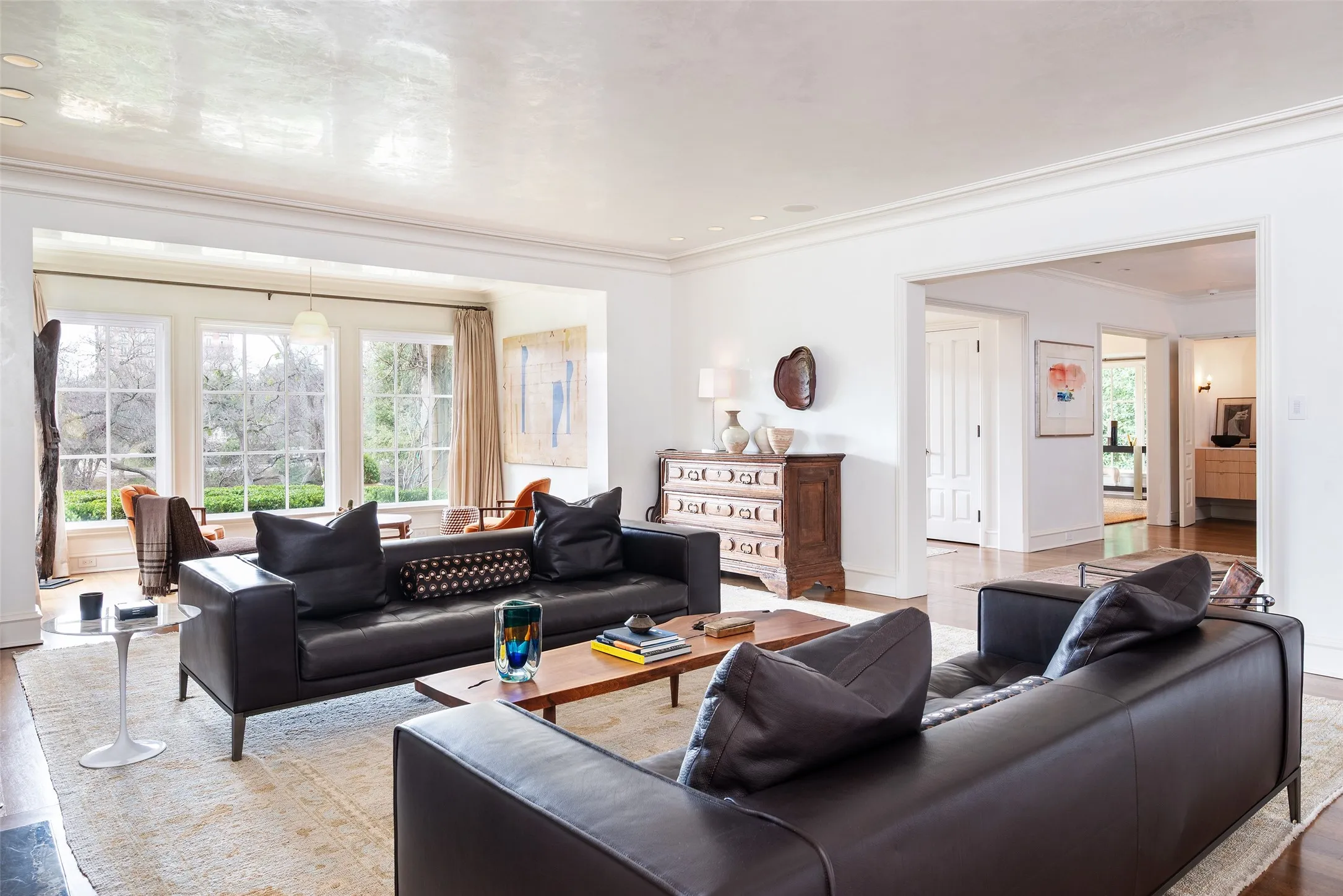 Single Family Residence For Sale in Dallas County , 4320 Saint Johns Drive, Highland Park, Texas 75205, 3 Bedroom, 5 Bathroom, 3 Garage spaces, 6,263 Sqft, built in 1925, mls#21398644, Real Estate Agent in Highland Park, Homes For Sale in Dallas county, Homes For Sale in Highland Park, Realtor in Highland Park Texas, Real Estate Brokerage Independent Realty Texas, Luminita Cordes Realtor