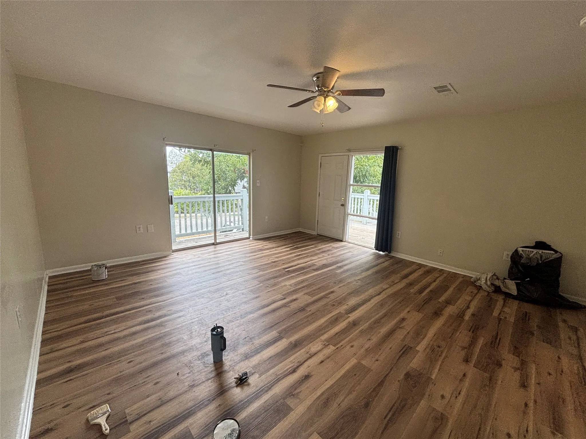 Apartment For Rent in Tarrant County , 3555 W 5th Street, Fort Worth, Texas 76107, 2 Bedroom, 1 Bathroom, 2 Garage spaces, 1,206 Sqft, built in 1955, mls#21399877, Real Estate Agent in Fort Worth, Homes For Rent in Tarrant county, Homes For Rent in Fort Worth, Realtor in Fort Worth Texas, Real Estate Brokerage Independent Realty Texas, Luminita Cordes Realtor
