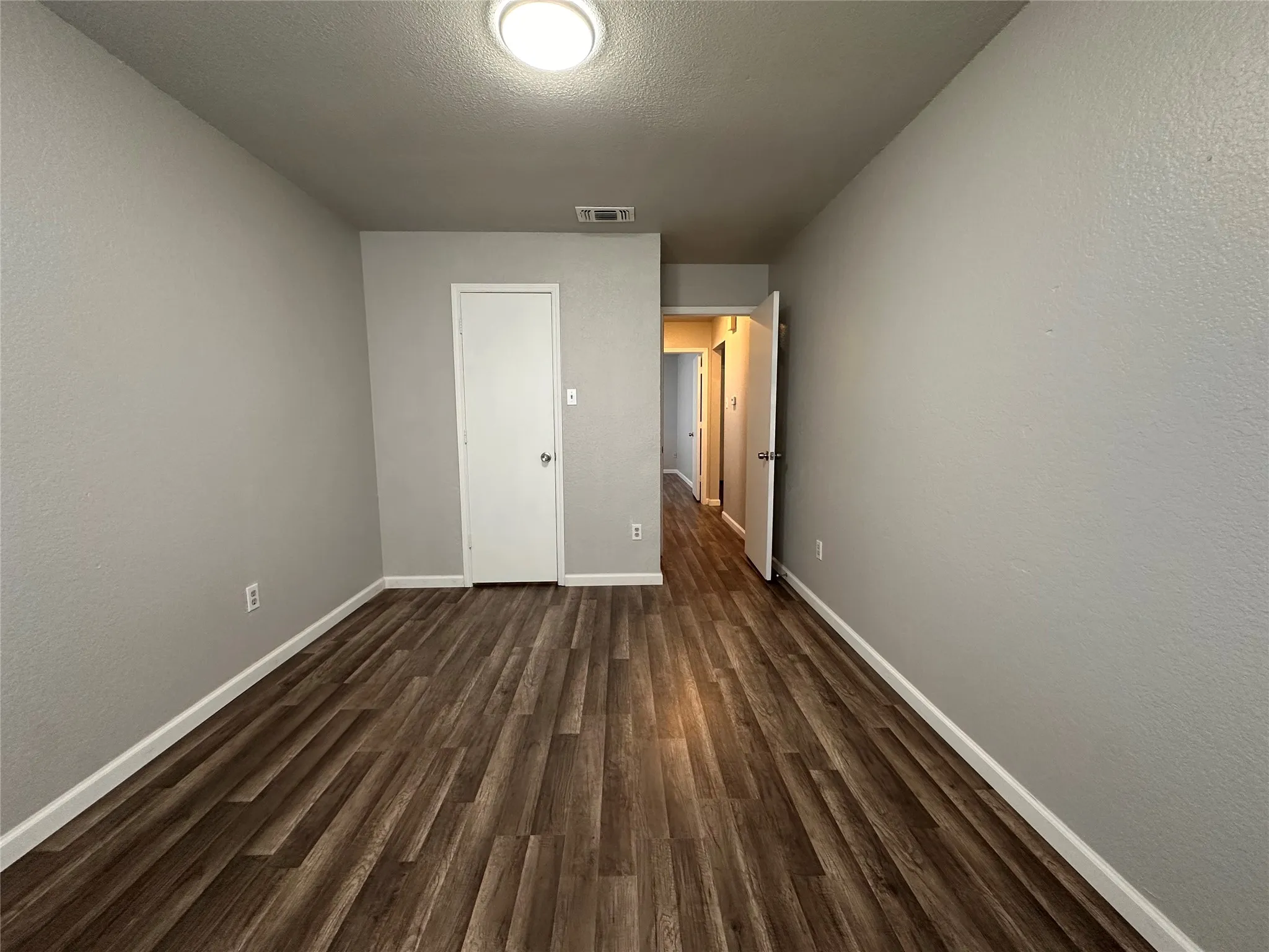 Duplex For Rent in Tarrant County , 6317 Shasta Trail, Fort Worth, Texas 76133, 3 Bedroom, 2 Bathroom, 1 Garage spaces, 1,242 Sqft, built in 1987, mls#21399907, Real Estate Agent in Fort Worth, Homes For Rent in Tarrant county, Homes For Rent in Fort Worth, Realtor in Fort Worth Texas, Real Estate Brokerage Independent Realty Texas, Luminita Cordes Realtor