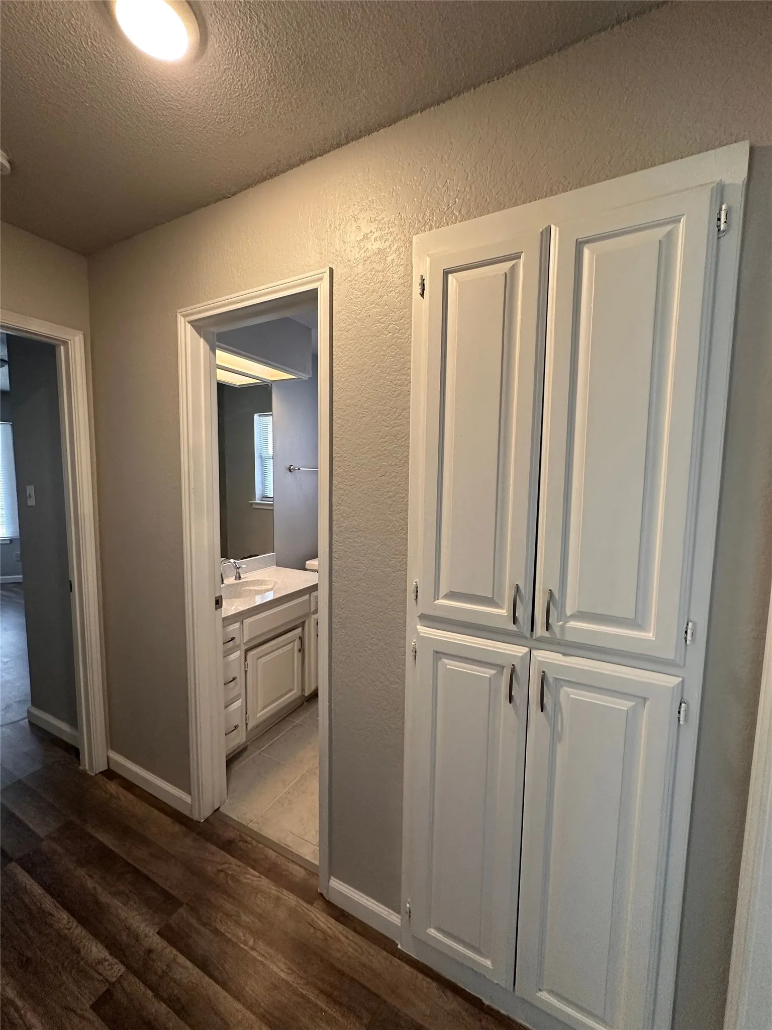 Duplex For Rent in Tarrant County , 6317 Shasta Trail, Fort Worth, Texas 76133, 3 Bedroom, 2 Bathroom, 1 Garage spaces, 1,242 Sqft, built in 1987, mls#21399907, Real Estate Agent in Fort Worth, Homes For Rent in Tarrant county, Homes For Rent in Fort Worth, Realtor in Fort Worth Texas, Real Estate Brokerage Independent Realty Texas, Luminita Cordes Realtor