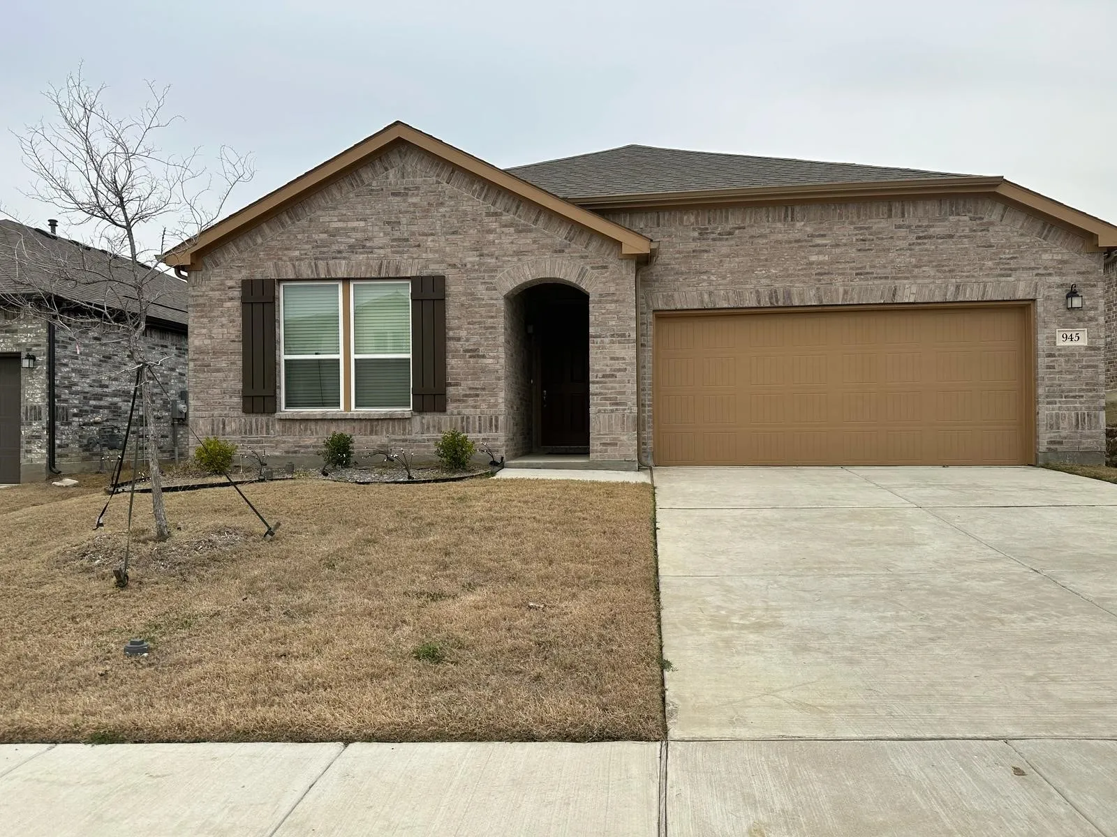 Single Family Residence For Rent in Denton County , 945 Brock Drive, Aubrey, Texas 76227, 3 Bedroom, 2 Bathroom, 2 Garage spaces, 1,610 Sqft, built in 2024, mls#21399898, Real Estate Agent in Aubrey, Homes For Rent in Denton county, Homes For Rent in Aubrey, Realtor in Aubrey Texas, Real Estate Brokerage Independent Realty Texas, Luminita Cordes Realtor