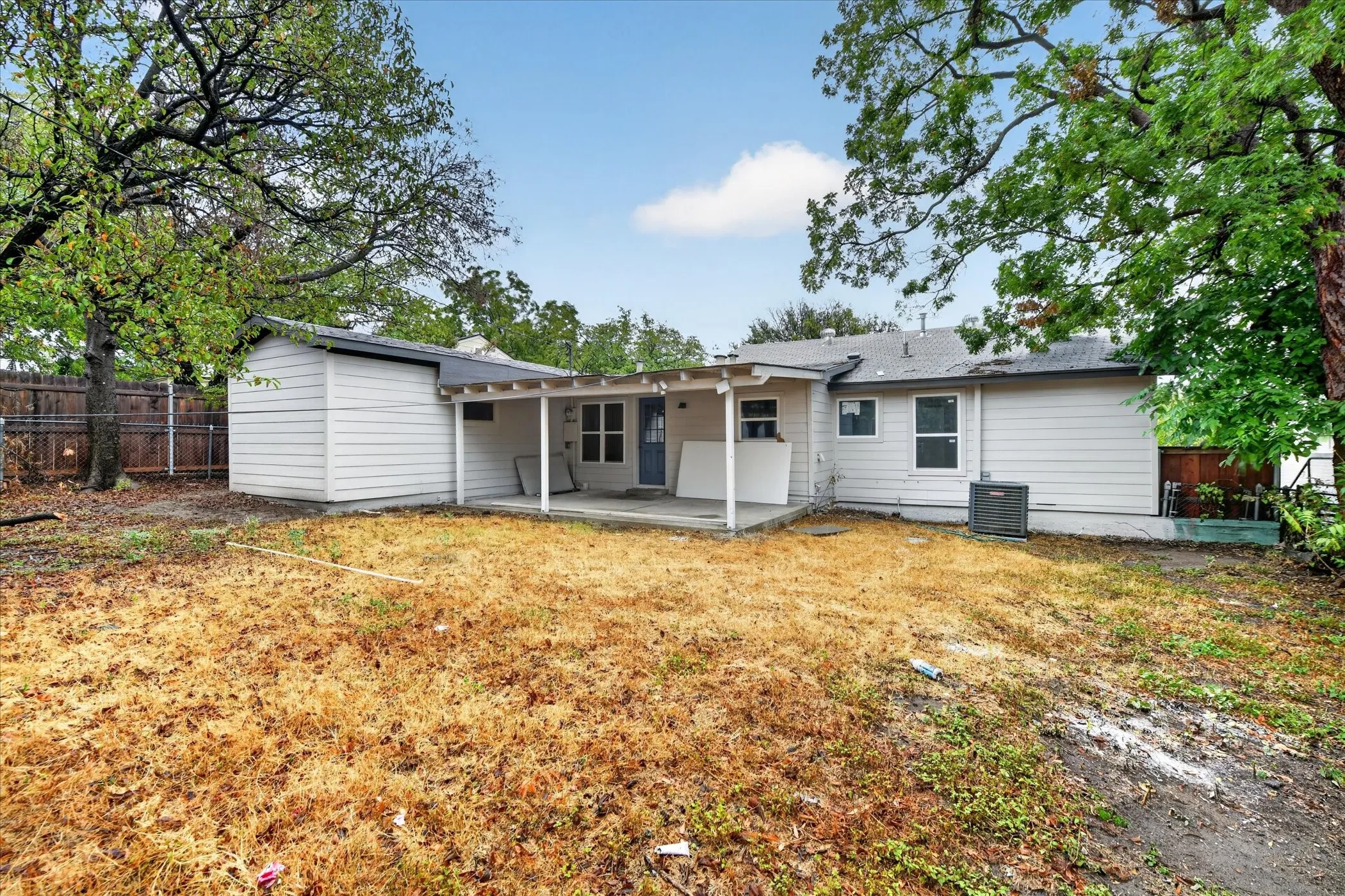 Single Family Residence For Sale in Tarrant County , 1607 Laura Road, River Oaks, Texas 76114, 3 Bedroom, 2 Bathroom, Garage spaces, 1,226 Sqft, built in 2015, mls#21393947, Real Estate Agent in River Oaks, Homes For Sale in Tarrant county, Homes For Sale in River Oaks, Realtor in River Oaks Texas, Real Estate Brokerage Independent Realty Texas, Luminita Cordes Realtor