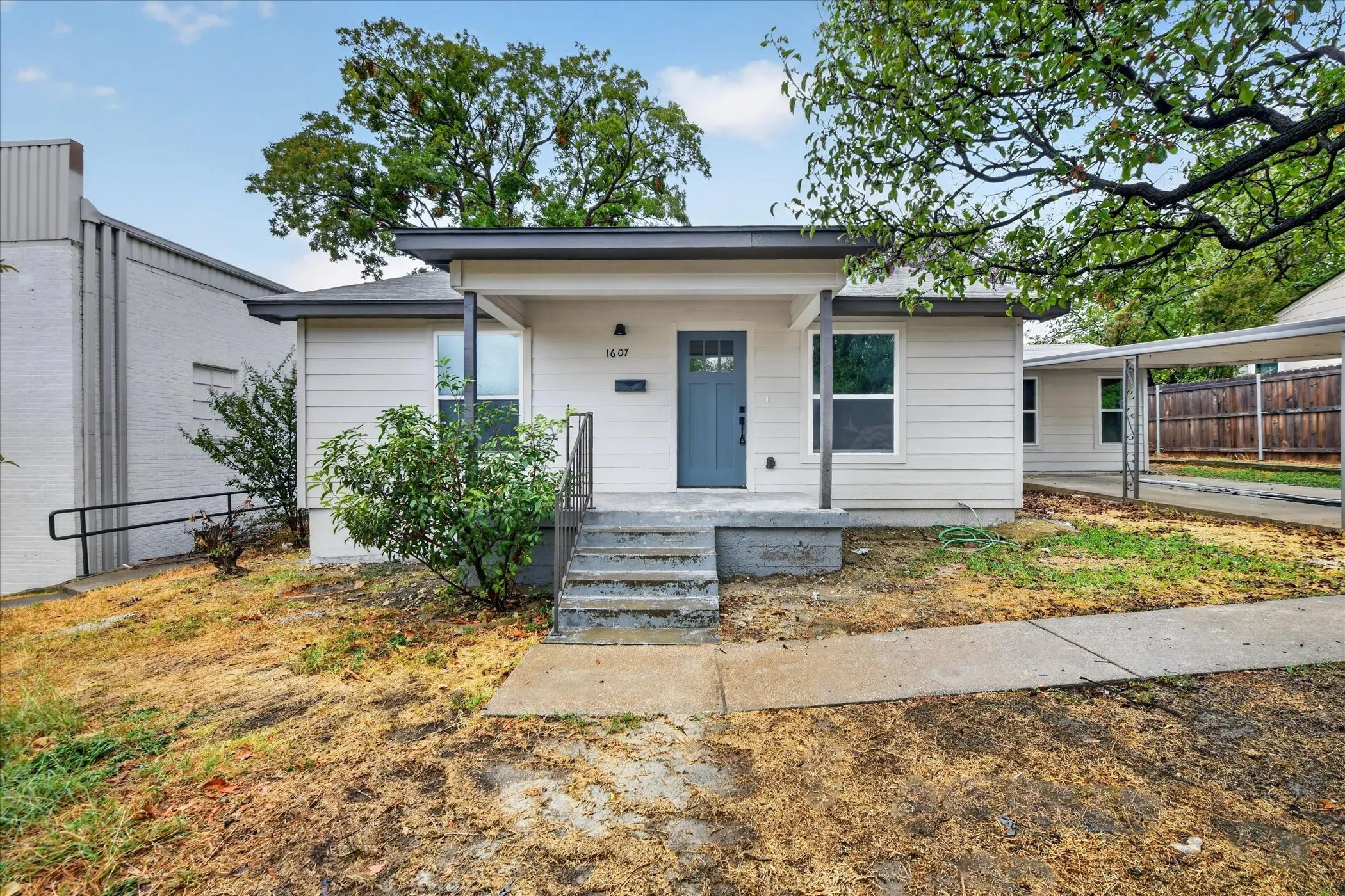 Single Family Residence For Sale in Tarrant County , 1607 Laura Road, River Oaks, Texas 76114, 3 Bedroom, 2 Bathroom, Garage spaces, 1,226 Sqft, built in 2015, mls#21393947, Real Estate Agent in River Oaks, Homes For Sale in Tarrant county, Homes For Sale in River Oaks, Realtor in River Oaks Texas, Real Estate Brokerage Independent Realty Texas, Luminita Cordes Realtor