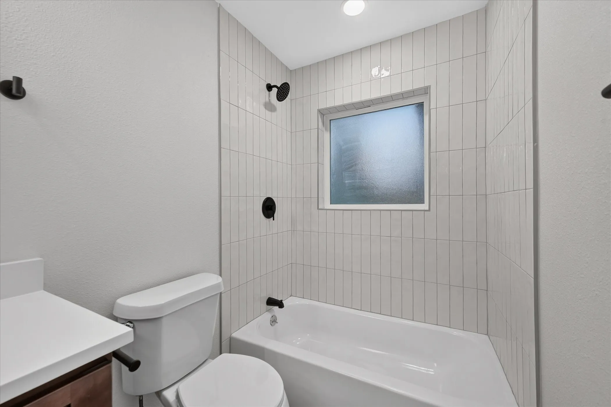 Single Family Residence For Sale in Tarrant County , 1607 Laura Road, River Oaks, Texas 76114, 3 Bedroom, 2 Bathroom, Garage spaces, 1,226 Sqft, built in 2015, mls#21393947, Real Estate Agent in River Oaks, Homes For Sale in Tarrant county, Homes For Sale in River Oaks, Realtor in River Oaks Texas, Real Estate Brokerage Independent Realty Texas, Luminita Cordes Realtor
