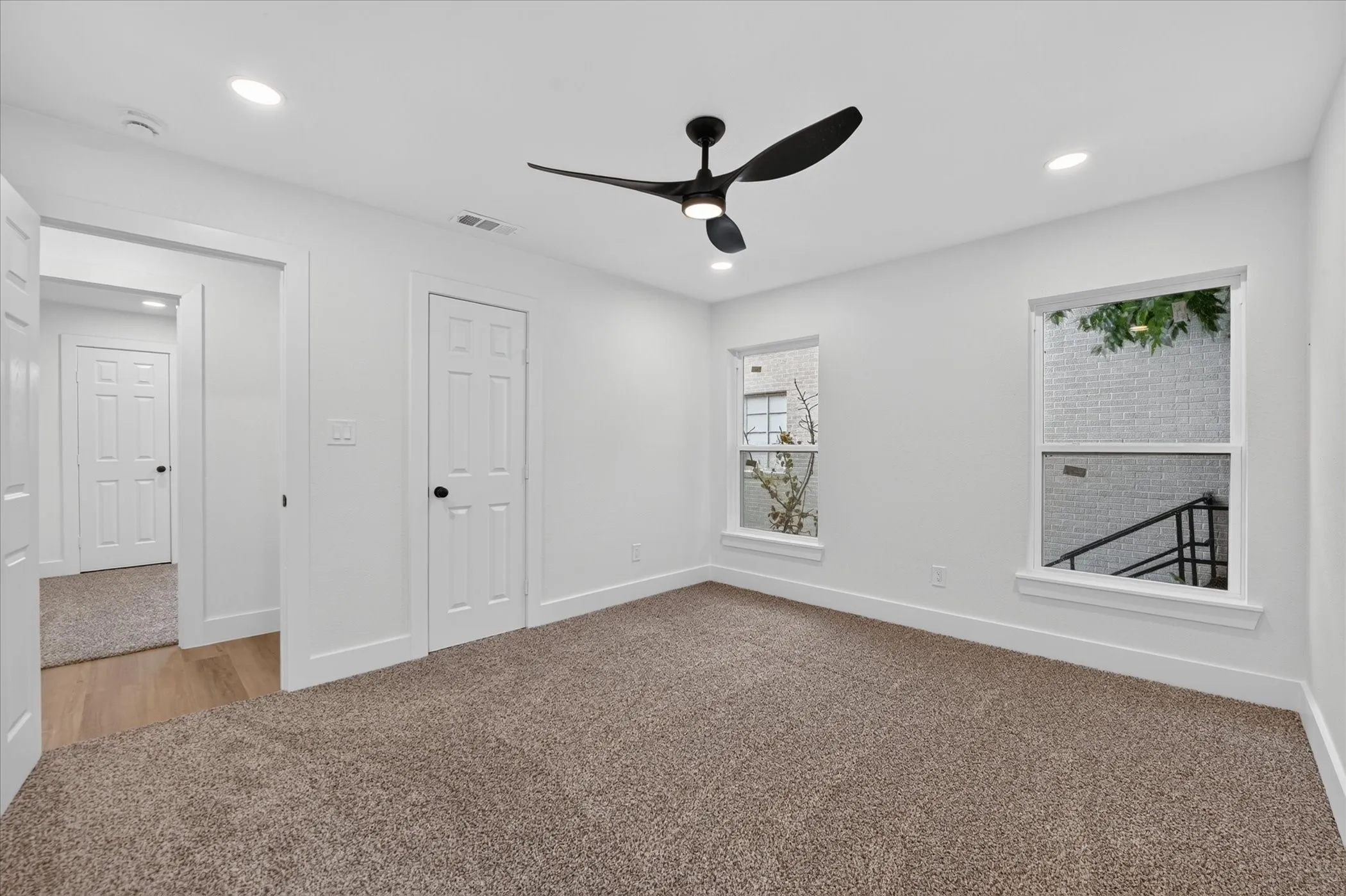 Single Family Residence For Sale in Tarrant County , 1607 Laura Road, River Oaks, Texas 76114, 3 Bedroom, 2 Bathroom, Garage spaces, 1,226 Sqft, built in 2015, mls#21393947, Real Estate Agent in River Oaks, Homes For Sale in Tarrant county, Homes For Sale in River Oaks, Realtor in River Oaks Texas, Real Estate Brokerage Independent Realty Texas, Luminita Cordes Realtor