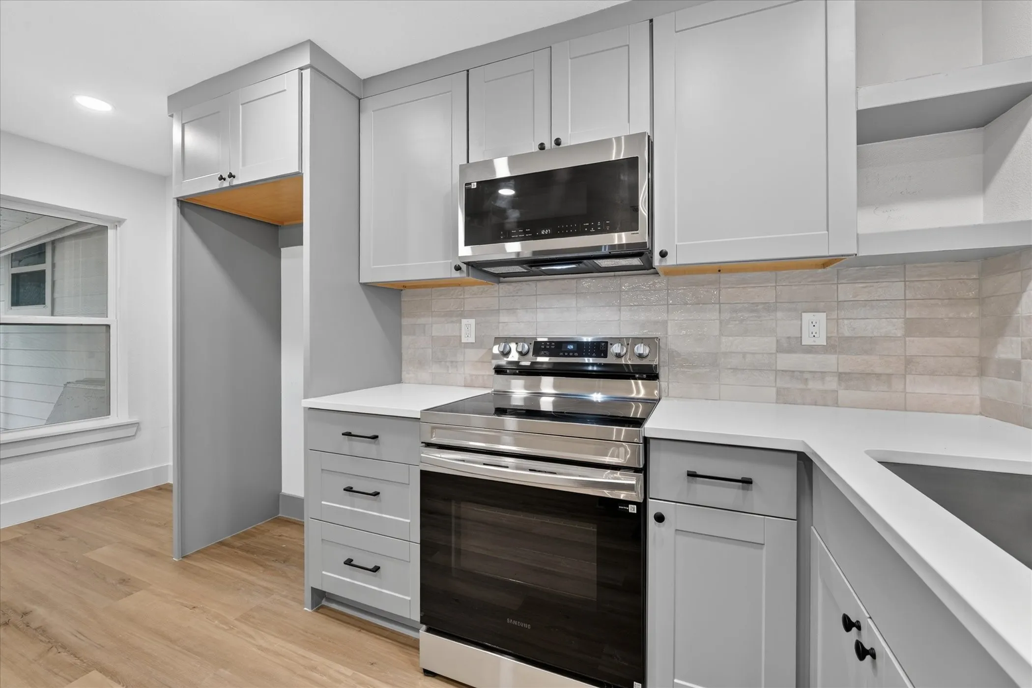 Single Family Residence For Sale in Tarrant County , 1607 Laura Road, River Oaks, Texas 76114, 3 Bedroom, 2 Bathroom, Garage spaces, 1,226 Sqft, built in 2015, mls#21393947, Real Estate Agent in River Oaks, Homes For Sale in Tarrant county, Homes For Sale in River Oaks, Realtor in River Oaks Texas, Real Estate Brokerage Independent Realty Texas, Luminita Cordes Realtor