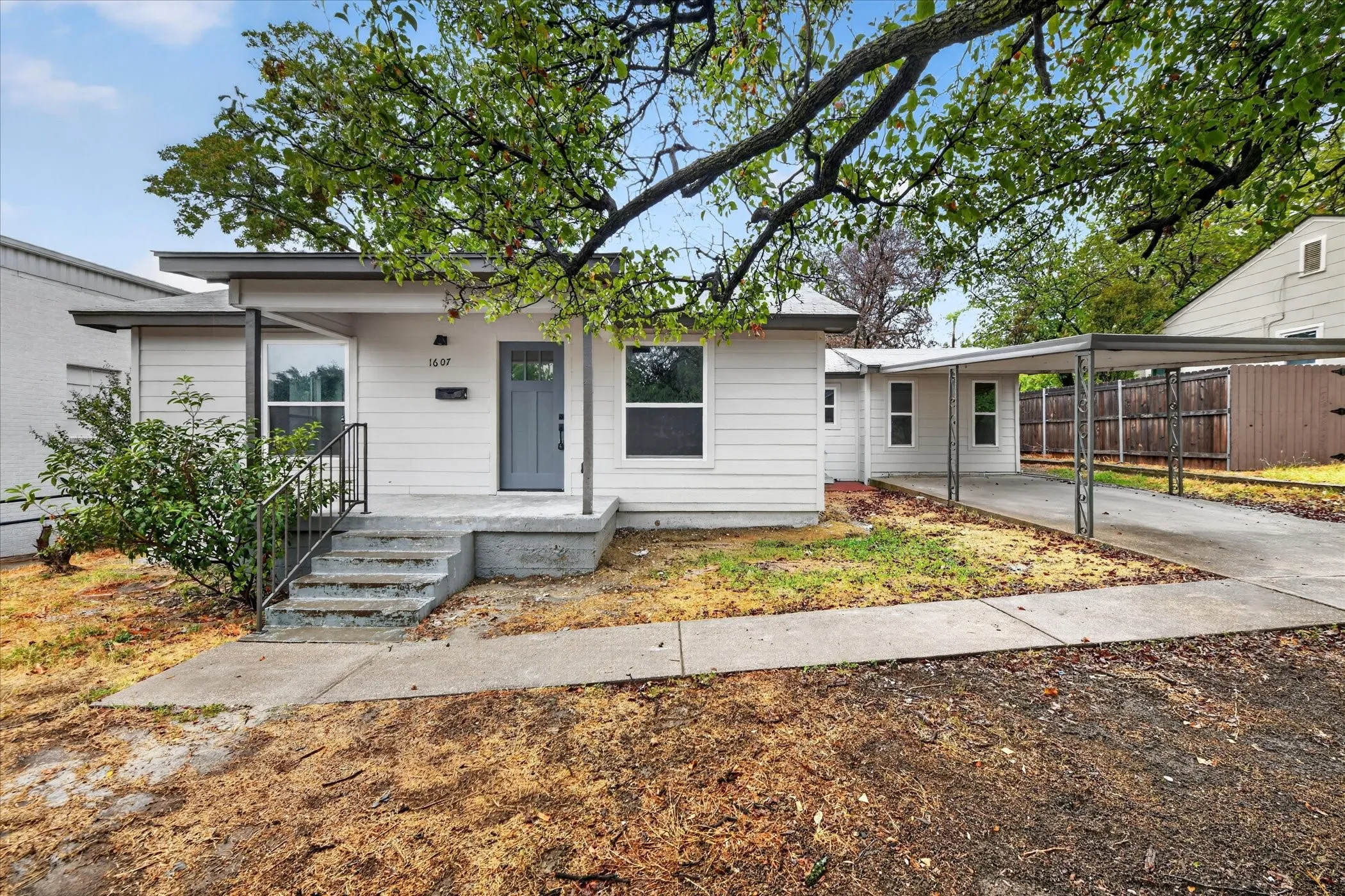 Single Family Residence For Sale in Tarrant County , 1607 Laura Road, River Oaks, Texas 76114, 3 Bedroom, 2 Bathroom, Garage spaces, 1,226 Sqft, built in 2015, mls#21393947, Real Estate Agent in River Oaks, Homes For Sale in Tarrant county, Homes For Sale in River Oaks, Realtor in River Oaks Texas, Real Estate Brokerage Independent Realty Texas, Luminita Cordes Realtor
