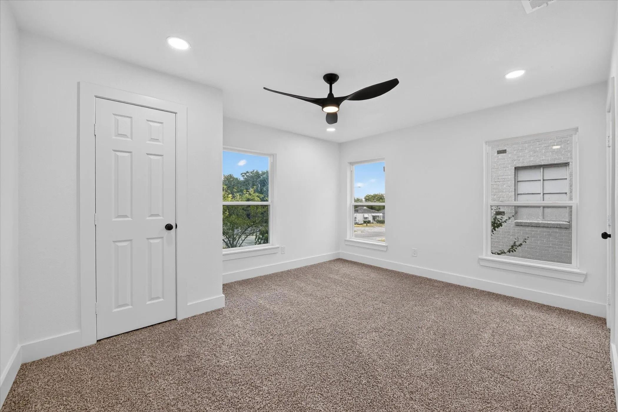 Single Family Residence For Sale in Tarrant County , 1607 Laura Road, River Oaks, Texas 76114, 3 Bedroom, 2 Bathroom, Garage spaces, 1,226 Sqft, built in 2015, mls#21393947, Real Estate Agent in River Oaks, Homes For Sale in Tarrant county, Homes For Sale in River Oaks, Realtor in River Oaks Texas, Real Estate Brokerage Independent Realty Texas, Luminita Cordes Realtor