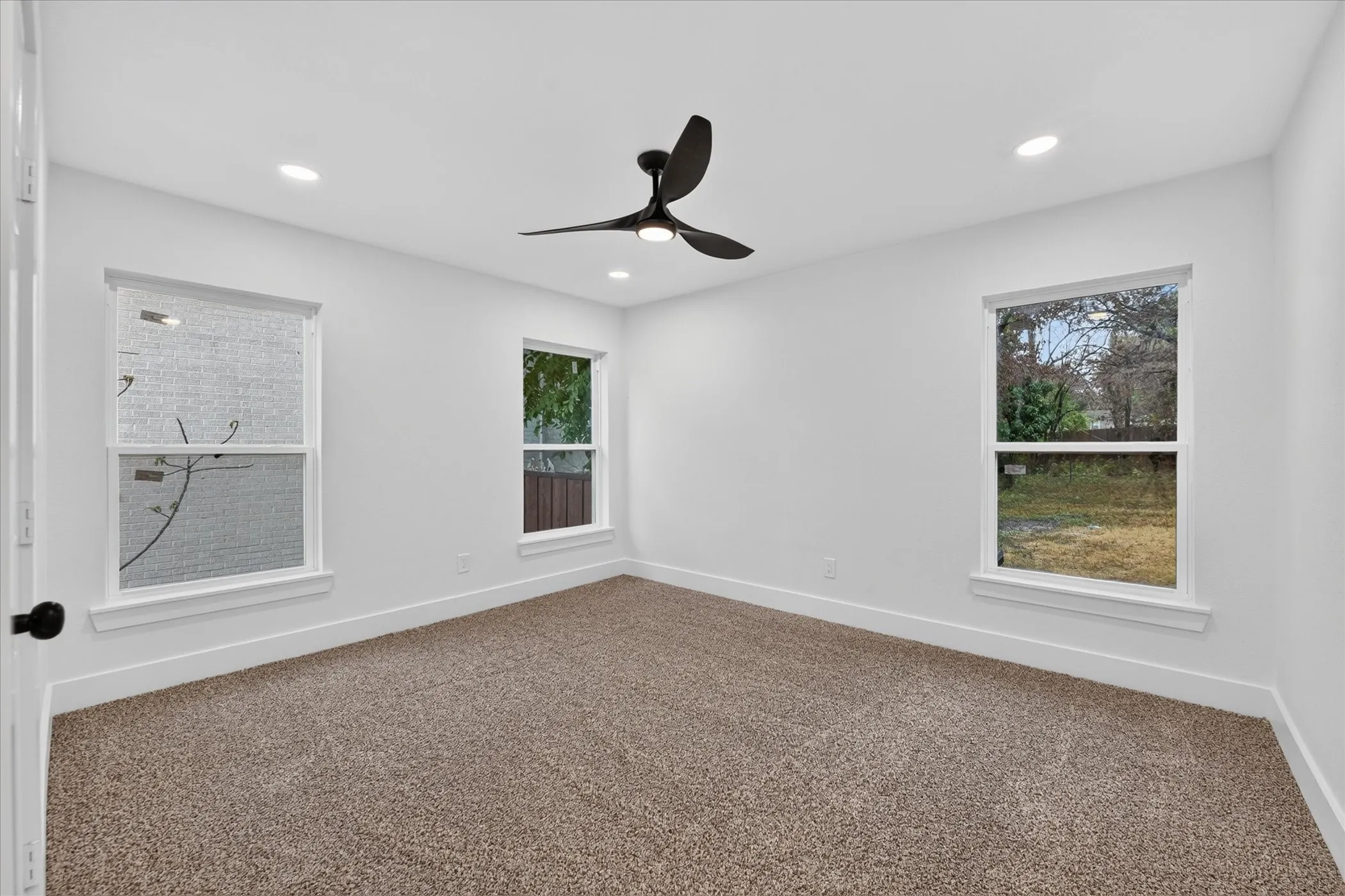 Single Family Residence For Sale in Tarrant County , 1607 Laura Road, River Oaks, Texas 76114, 3 Bedroom, 2 Bathroom, Garage spaces, 1,226 Sqft, built in 2015, mls#21393947, Real Estate Agent in River Oaks, Homes For Sale in Tarrant county, Homes For Sale in River Oaks, Realtor in River Oaks Texas, Real Estate Brokerage Independent Realty Texas, Luminita Cordes Realtor