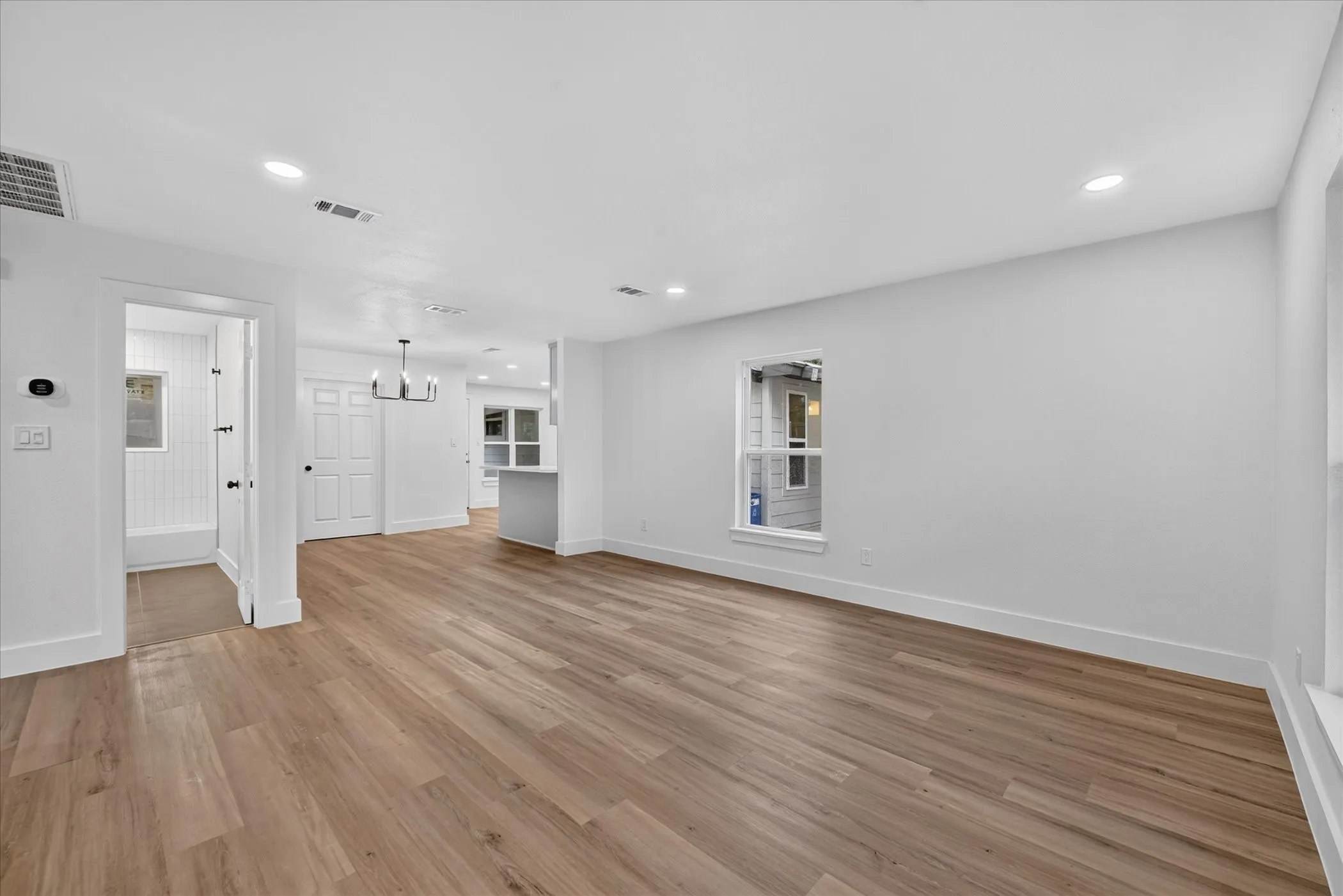 Single Family Residence For Sale in Tarrant County , 1607 Laura Road, River Oaks, Texas 76114, 3 Bedroom, 2 Bathroom, Garage spaces, 1,226 Sqft, built in 2015, mls#21393947, Real Estate Agent in River Oaks, Homes For Sale in Tarrant county, Homes For Sale in River Oaks, Realtor in River Oaks Texas, Real Estate Brokerage Independent Realty Texas, Luminita Cordes Realtor