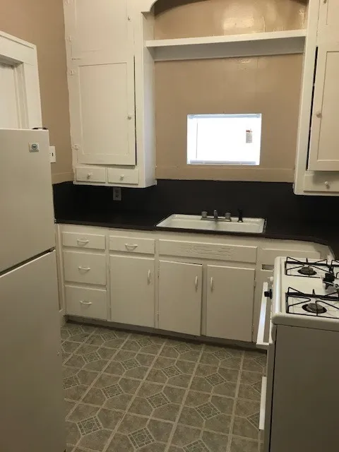 Apartment For Rent in Taylor County , 649 E North 18th Street 3, Abilene, Texas 79601, 1 Bedroom, 1 Bathroom, Garage spaces, 540 Sqft, built in 1934, mls#21399915, Real Estate Agent in Abilene, Homes For Rent in Taylor county, Homes For Rent in Abilene, Realtor in Abilene Texas, Real Estate Brokerage Independent Realty Texas, Luminita Cordes Realtor