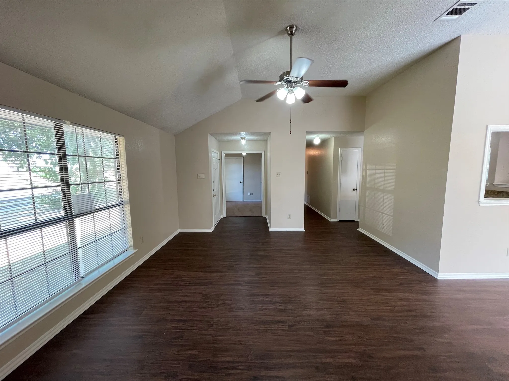 Single Family Residence For Rent in Dallas County , 2310 Windridge Lane, Rowlett, Texas 75088, 3 Bedroom, 2 Bathroom, 2 Garage spaces, 1,604 Sqft, built in 1985, mls#21399919, Real Estate Agent in Rowlett, Homes For Rent in Dallas county, Homes For Rent in Rowlett, Realtor in Rowlett Texas, Real Estate Brokerage Independent Realty Texas, Luminita Cordes Realtor