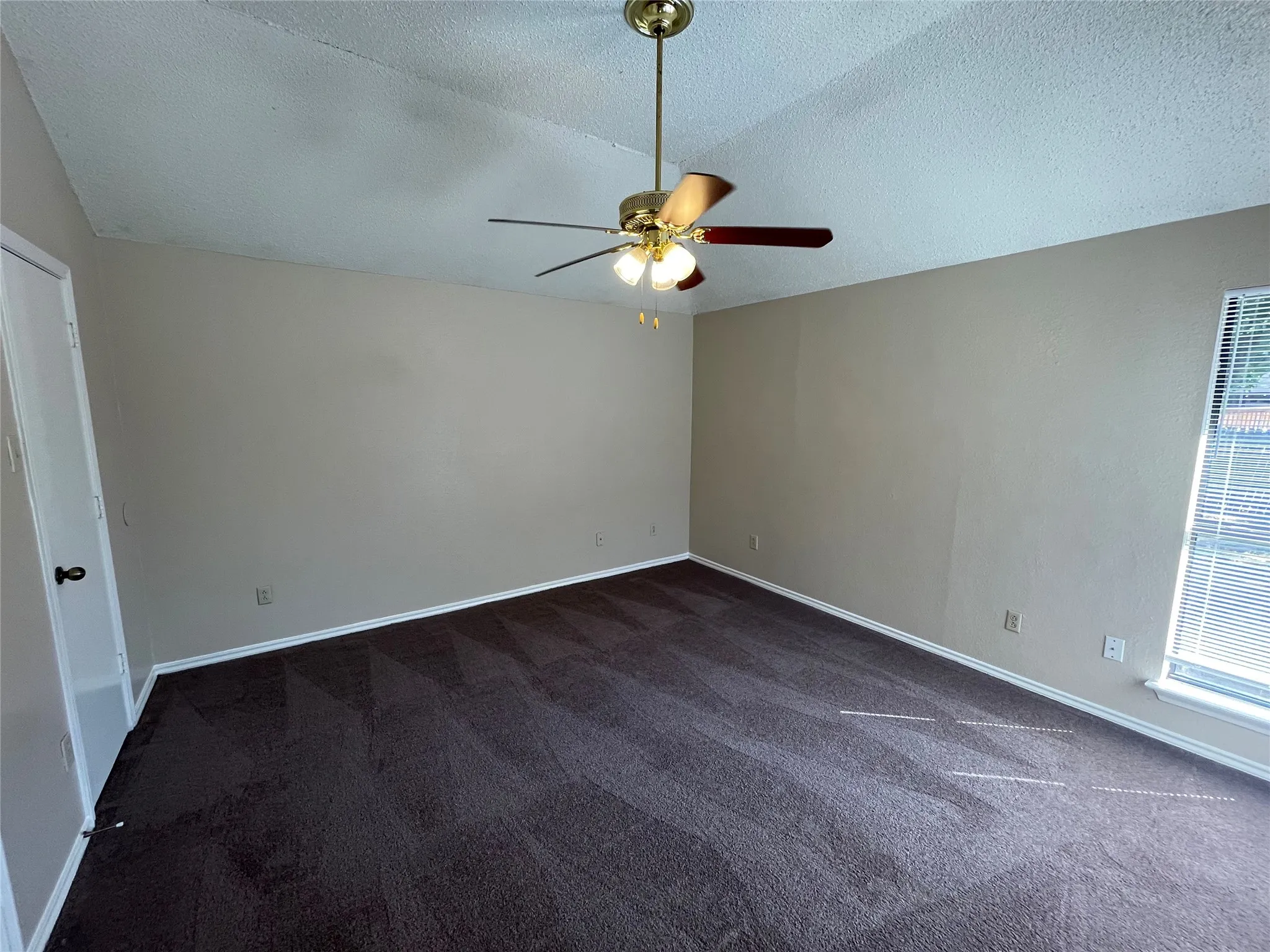 Single Family Residence For Rent in Dallas County , 2310 Windridge Lane, Rowlett, Texas 75088, 3 Bedroom, 2 Bathroom, 2 Garage spaces, 1,604 Sqft, built in 1985, mls#21399919, Real Estate Agent in Rowlett, Homes For Rent in Dallas county, Homes For Rent in Rowlett, Realtor in Rowlett Texas, Real Estate Brokerage Independent Realty Texas, Luminita Cordes Realtor