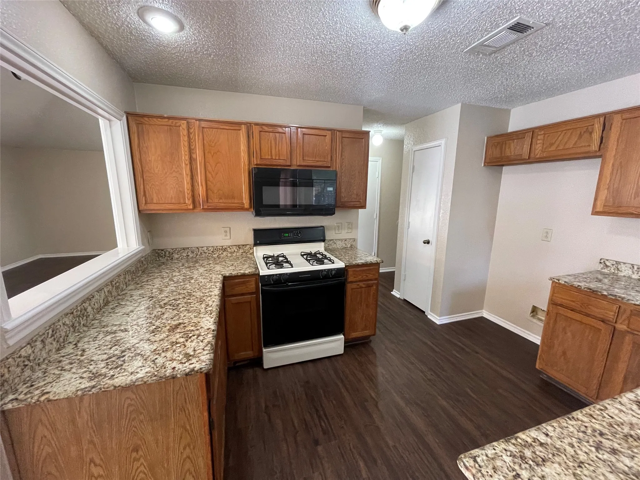 Single Family Residence For Rent in Dallas County , 2310 Windridge Lane, Rowlett, Texas 75088, 3 Bedroom, 2 Bathroom, 2 Garage spaces, 1,604 Sqft, built in 1985, mls#21399919, Real Estate Agent in Rowlett, Homes For Rent in Dallas county, Homes For Rent in Rowlett, Realtor in Rowlett Texas, Real Estate Brokerage Independent Realty Texas, Luminita Cordes Realtor