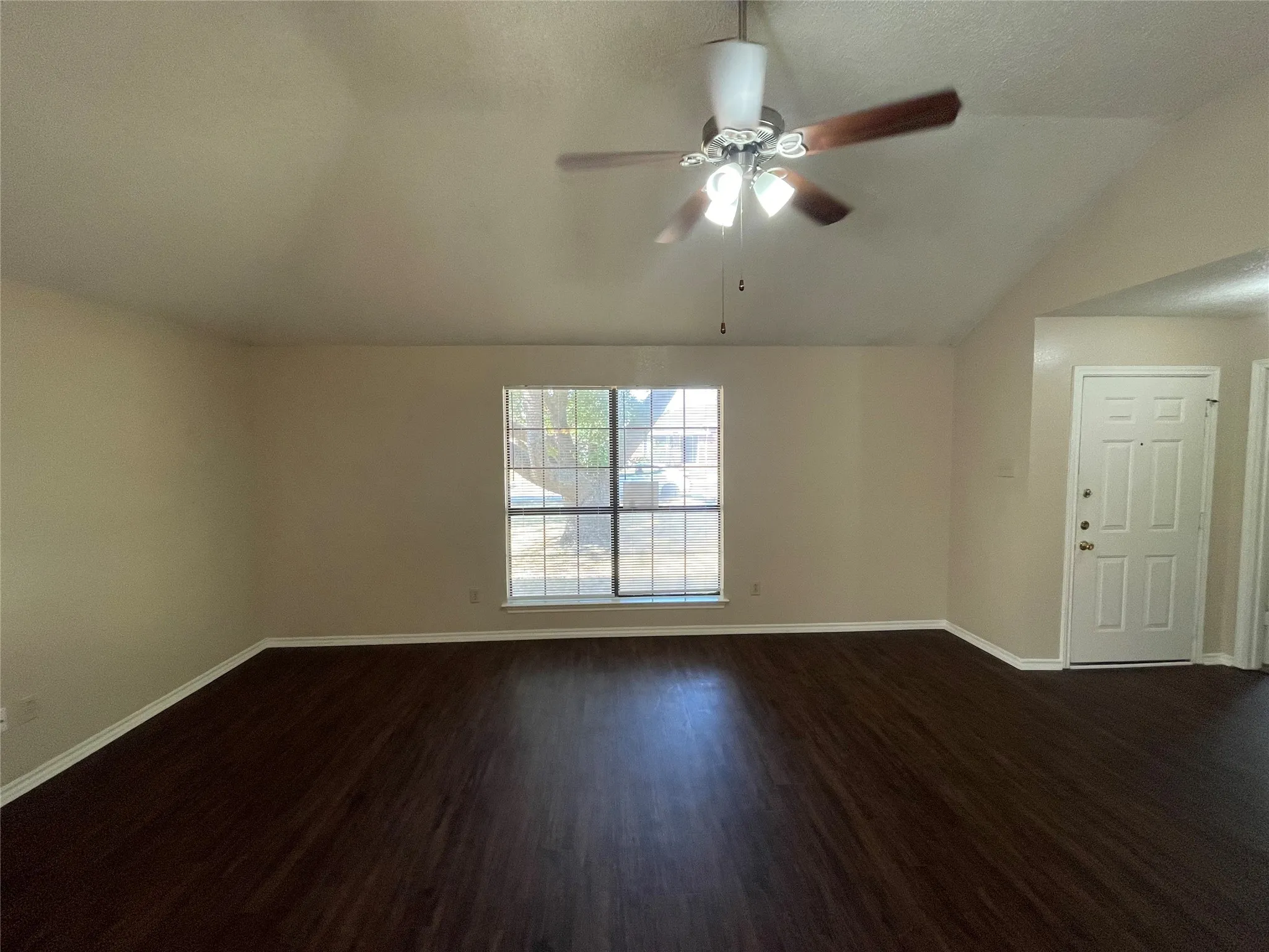Single Family Residence For Rent in Dallas County , 2310 Windridge Lane, Rowlett, Texas 75088, 3 Bedroom, 2 Bathroom, 2 Garage spaces, 1,604 Sqft, built in 1985, mls#21399919, Real Estate Agent in Rowlett, Homes For Rent in Dallas county, Homes For Rent in Rowlett, Realtor in Rowlett Texas, Real Estate Brokerage Independent Realty Texas, Luminita Cordes Realtor