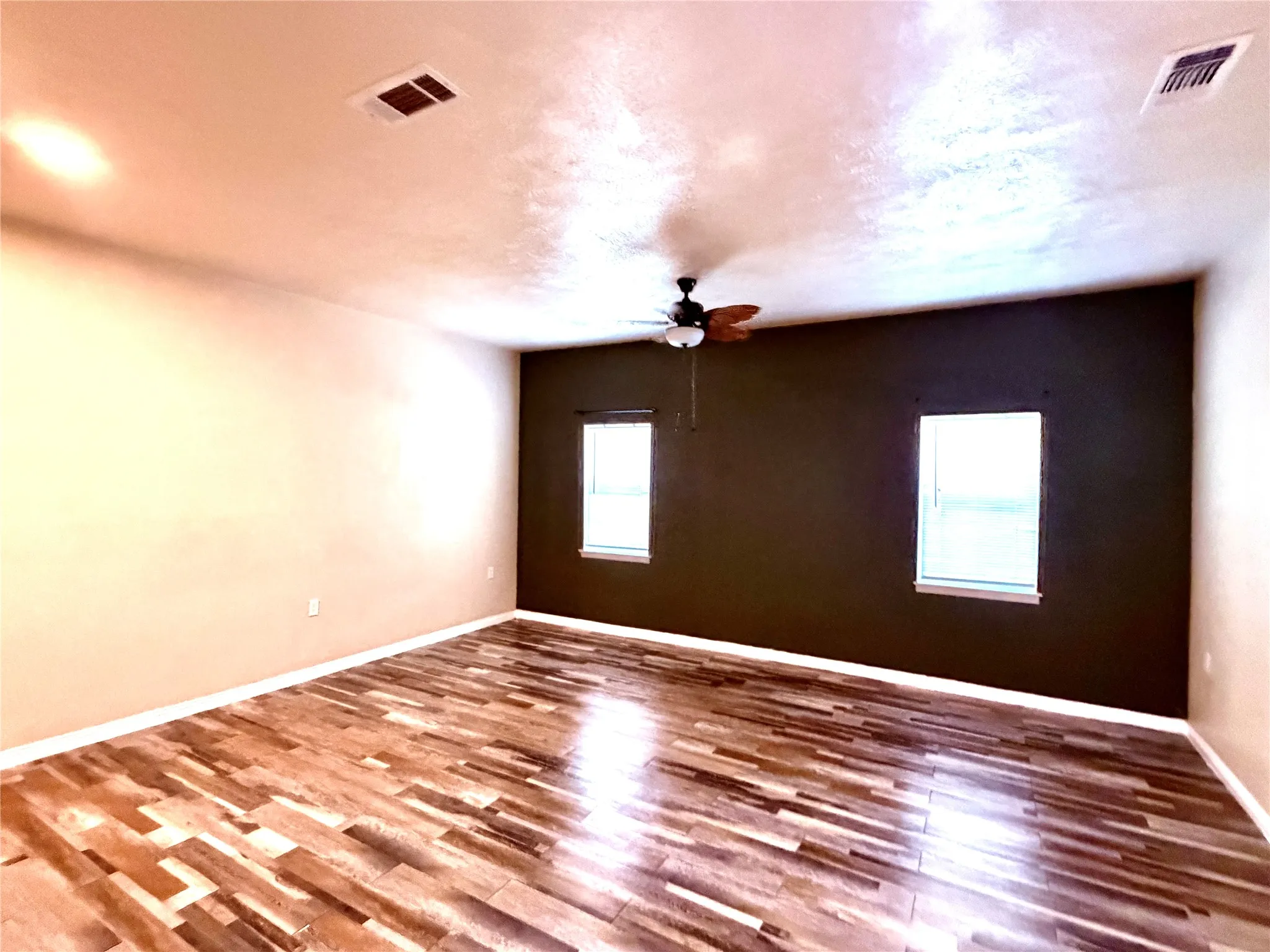 Single Family Residence For Rent in Dallas County , 330 W Orange Street, Duncanville, Texas 75116, 4 Bedroom, 2 Bathroom, Garage spaces, 1,852 Sqft, built in 1960, mls#21399465, Real Estate Agent in Duncanville, Homes For Rent in Dallas county, Homes For Rent in Duncanville, Realtor in Duncanville Texas, Real Estate Brokerage Independent Realty Texas, Luminita Cordes Realtor