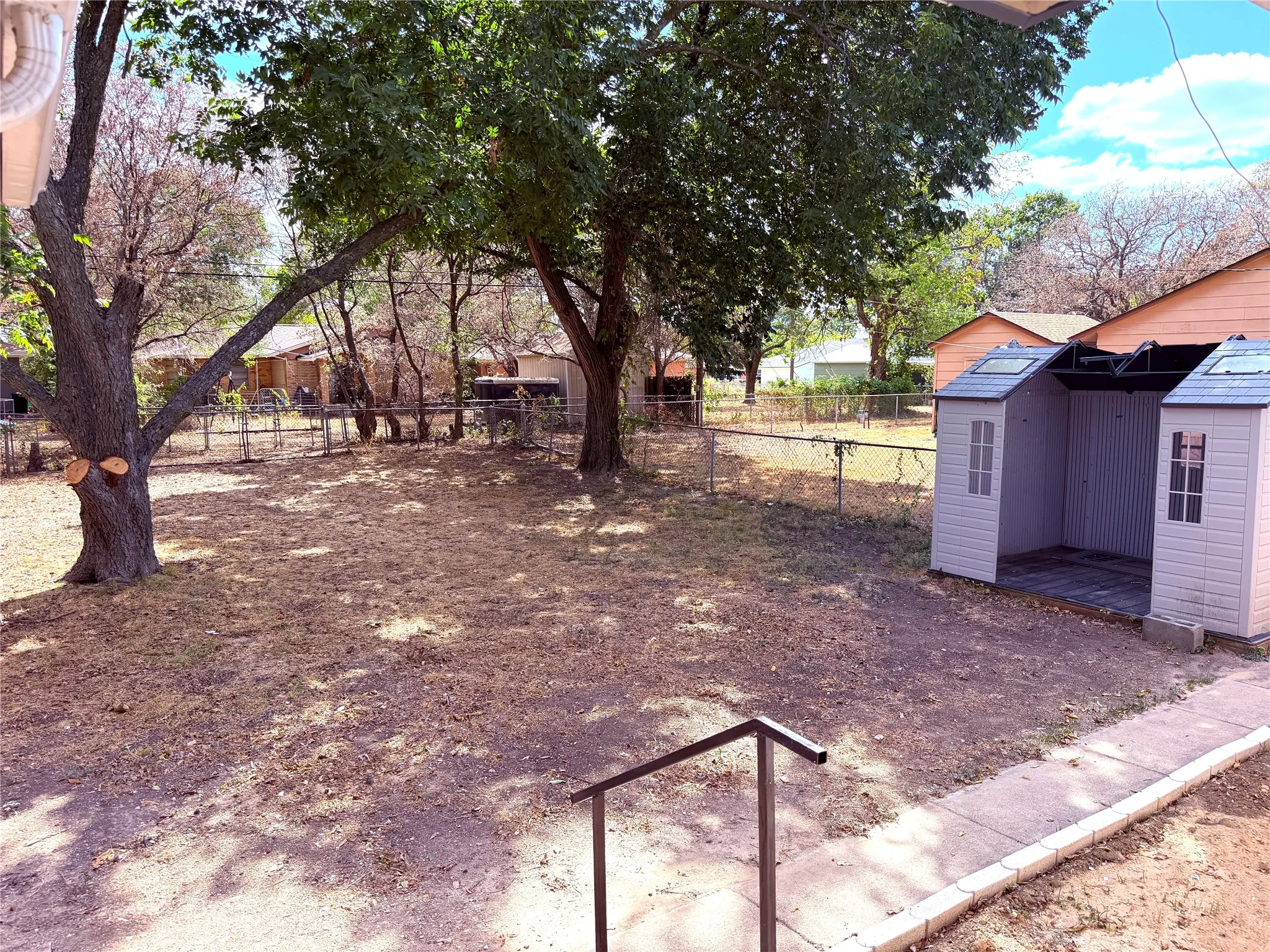 Single Family Residence For Rent in Dallas County , 330 W Orange Street, Duncanville, Texas 75116, 4 Bedroom, 2 Bathroom, Garage spaces, 1,852 Sqft, built in 1960, mls#21399465, Real Estate Agent in Duncanville, Homes For Rent in Dallas county, Homes For Rent in Duncanville, Realtor in Duncanville Texas, Real Estate Brokerage Independent Realty Texas, Luminita Cordes Realtor