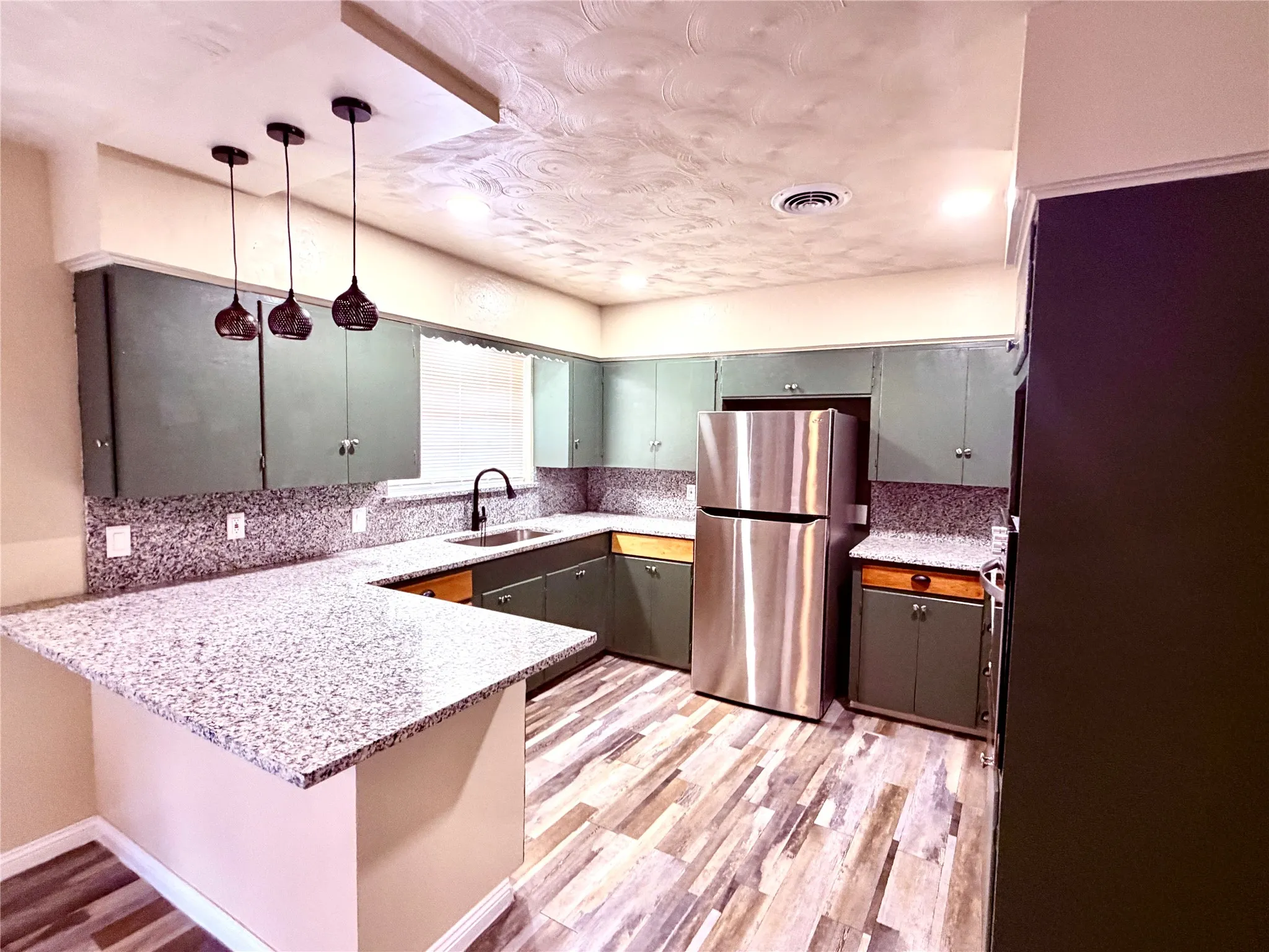 Single Family Residence For Rent in Dallas County , 330 W Orange Street, Duncanville, Texas 75116, 4 Bedroom, 2 Bathroom, Garage spaces, 1,852 Sqft, built in 1960, mls#21399465, Real Estate Agent in Duncanville, Homes For Rent in Dallas county, Homes For Rent in Duncanville, Realtor in Duncanville Texas, Real Estate Brokerage Independent Realty Texas, Luminita Cordes Realtor