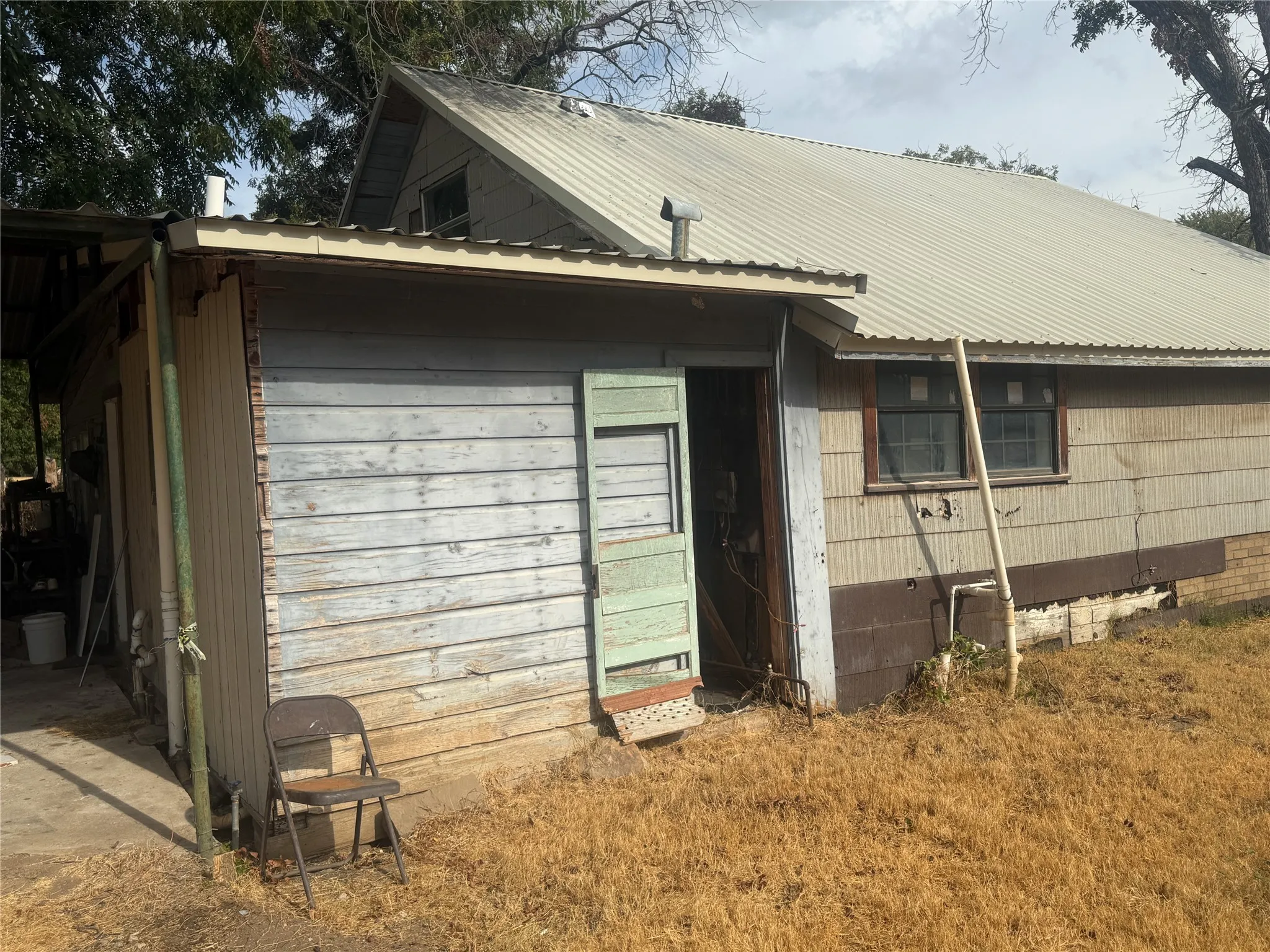 Single Family Residence For Sale in Brown County , 1109 Duke Street, Brownwood, Texas 76801, 4 Bedroom, 1 Bathroom, 1 Garage spaces, 1,971 Sqft, built in 0, mls#21399716, Real Estate Agent in Brownwood, Homes For Sale in Brown county, Homes For Sale in Brownwood, Realtor in Brownwood Texas, Real Estate Brokerage Independent Realty Texas, Luminita Cordes Realtor