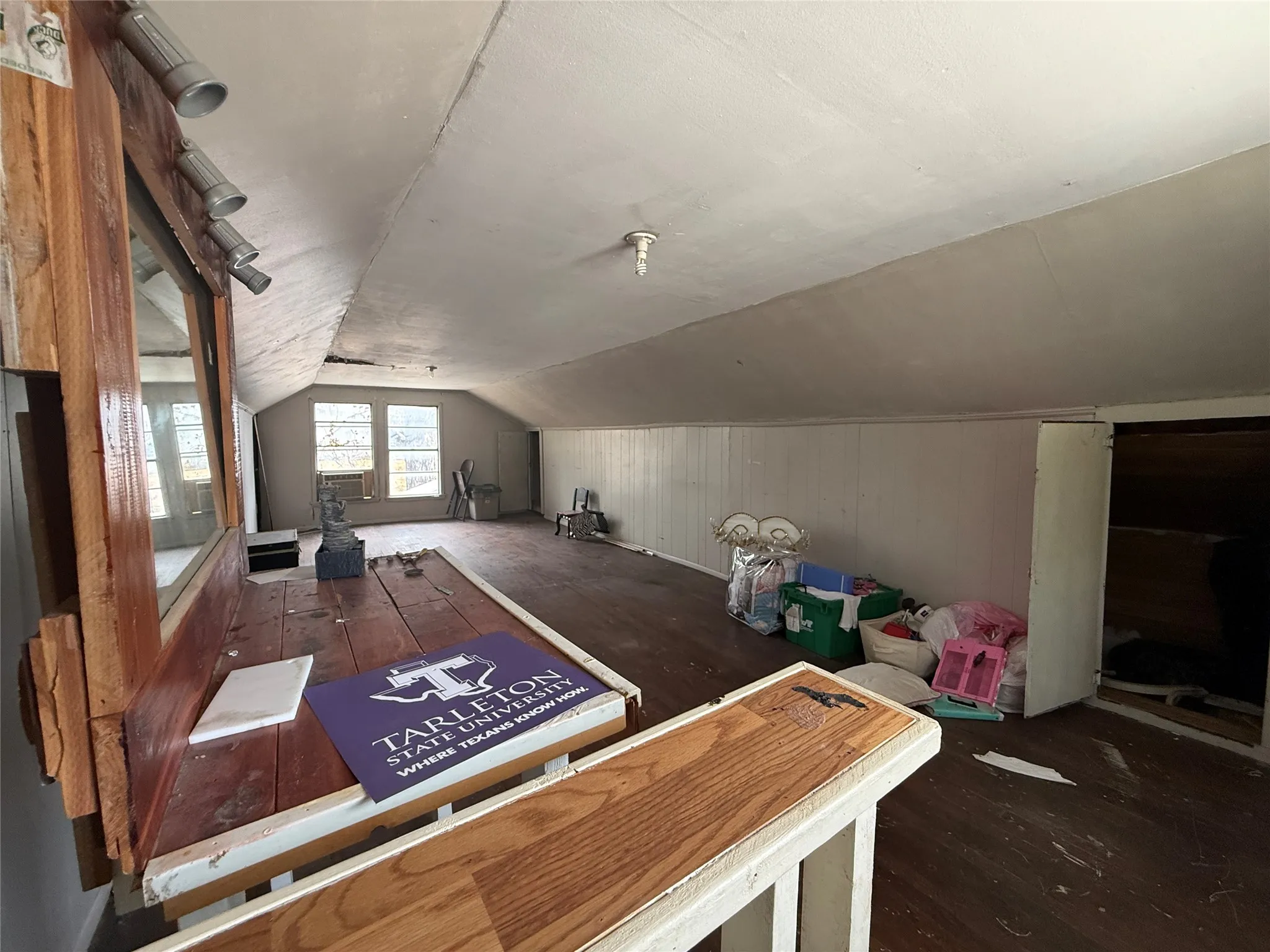 Single Family Residence For Sale in Brown County , 1109 Duke Street, Brownwood, Texas 76801, 4 Bedroom, 1 Bathroom, 1 Garage spaces, 1,971 Sqft, built in 0, mls#21399716, Real Estate Agent in Brownwood, Homes For Sale in Brown county, Homes For Sale in Brownwood, Realtor in Brownwood Texas, Real Estate Brokerage Independent Realty Texas, Luminita Cordes Realtor