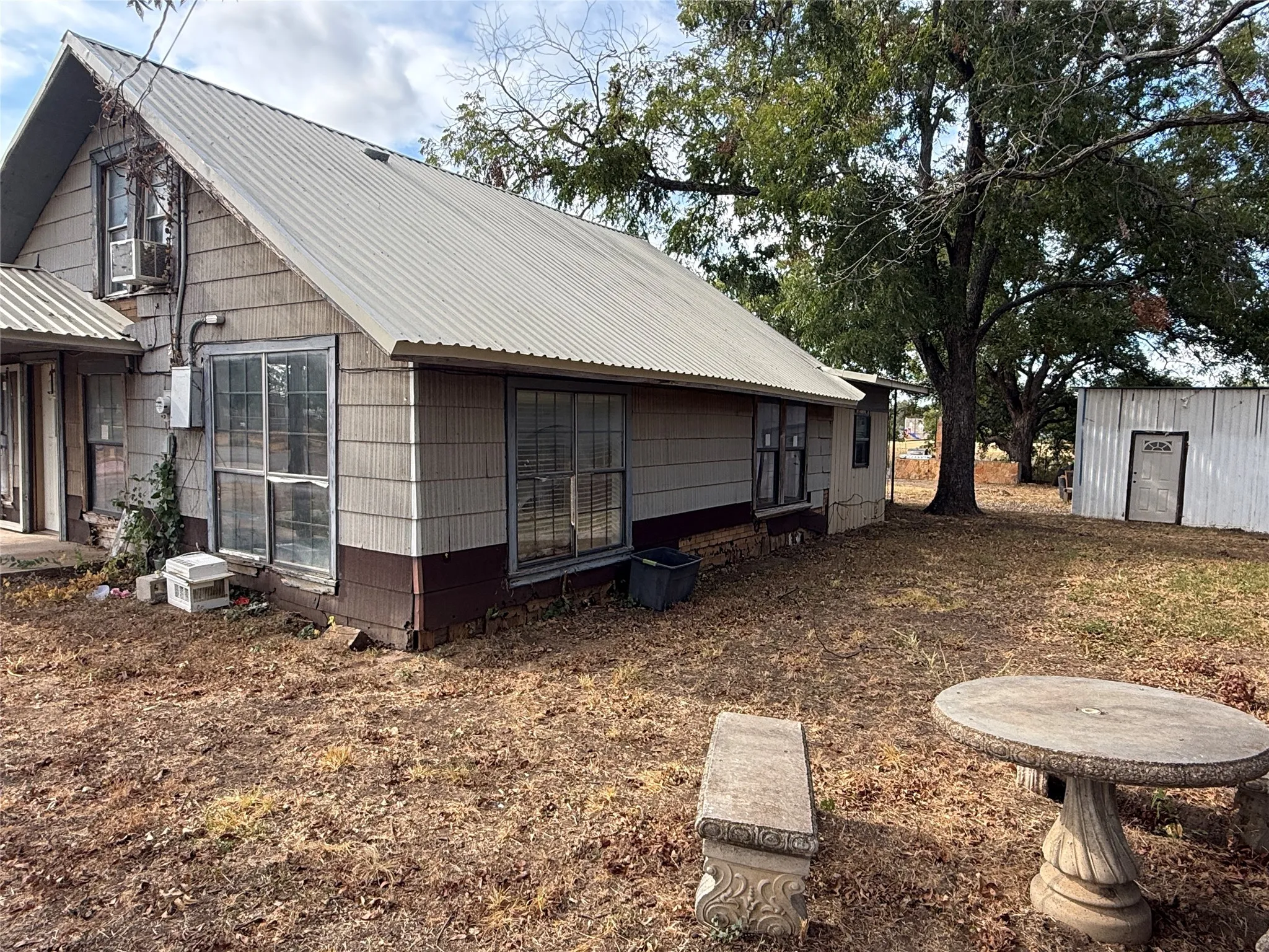 Single Family Residence For Sale in Brown County , 1109 Duke Street, Brownwood, Texas 76801, 4 Bedroom, 1 Bathroom, 1 Garage spaces, 1,971 Sqft, built in 0, mls#21399716, Real Estate Agent in Brownwood, Homes For Sale in Brown county, Homes For Sale in Brownwood, Realtor in Brownwood Texas, Real Estate Brokerage Independent Realty Texas, Luminita Cordes Realtor