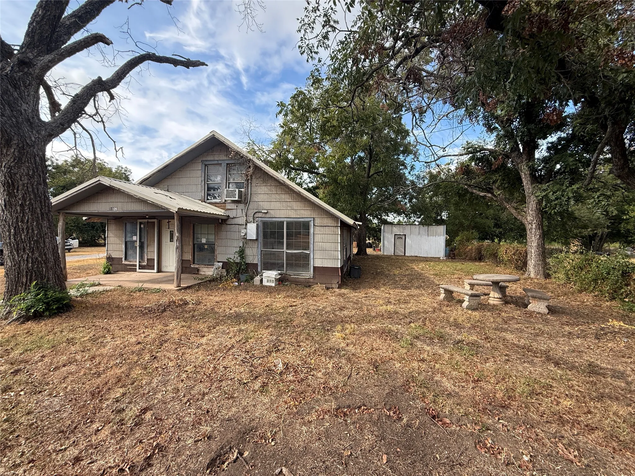 Single Family Residence For Sale in Brown County , 1109 Duke Street, Brownwood, Texas 76801, 4 Bedroom, 1 Bathroom, 1 Garage spaces, 1,971 Sqft, built in 0, mls#21399716, Real Estate Agent in Brownwood, Homes For Sale in Brown county, Homes For Sale in Brownwood, Realtor in Brownwood Texas, Real Estate Brokerage Independent Realty Texas, Luminita Cordes Realtor