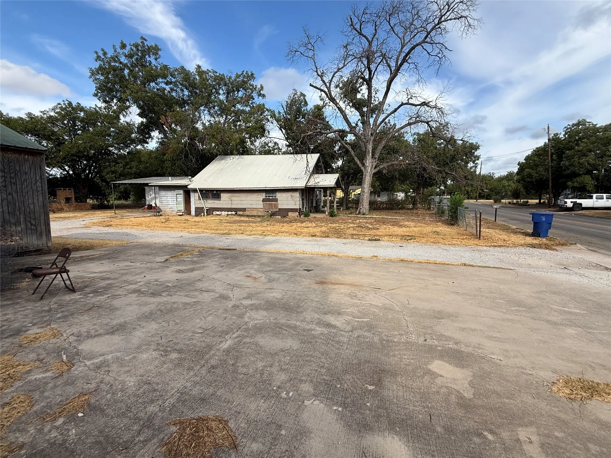 Single Family Residence For Sale in Brown County , 1109 Duke Street, Brownwood, Texas 76801, 4 Bedroom, 1 Bathroom, 1 Garage spaces, 1,971 Sqft, built in 0, mls#21399716, Real Estate Agent in Brownwood, Homes For Sale in Brown county, Homes For Sale in Brownwood, Realtor in Brownwood Texas, Real Estate Brokerage Independent Realty Texas, Luminita Cordes Realtor