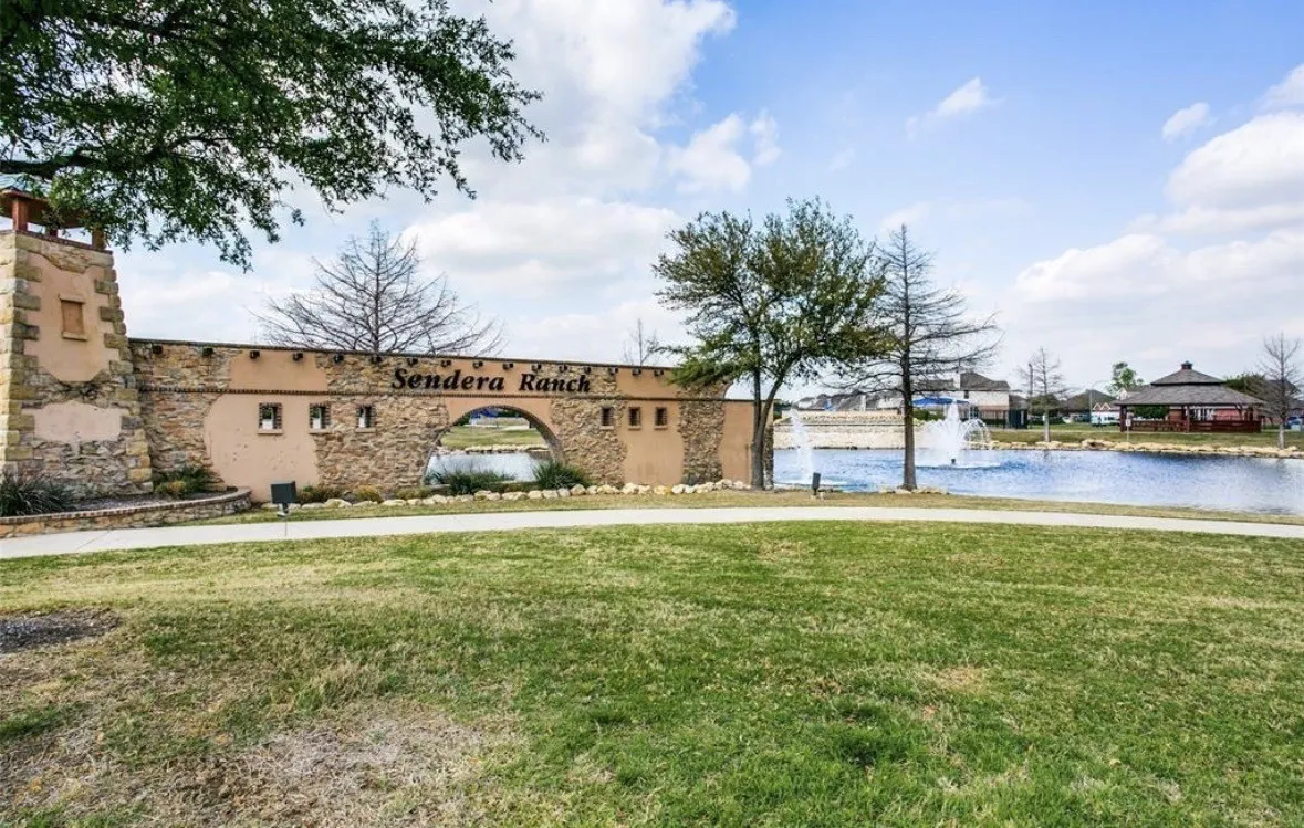 Single Family Residence For Rent in Tarrant County , 661 Rosario Lane, Fort Worth, Texas 76052, 3 Bedroom, 2 Bathroom, 2 Garage spaces, 1,449 Sqft, built in 2006, mls#21399922, Real Estate Agent in Fort Worth, Homes For Rent in Tarrant county, Homes For Rent in Fort Worth, Realtor in Fort Worth Texas, Real Estate Brokerage Independent Realty Texas, Luminita Cordes Realtor