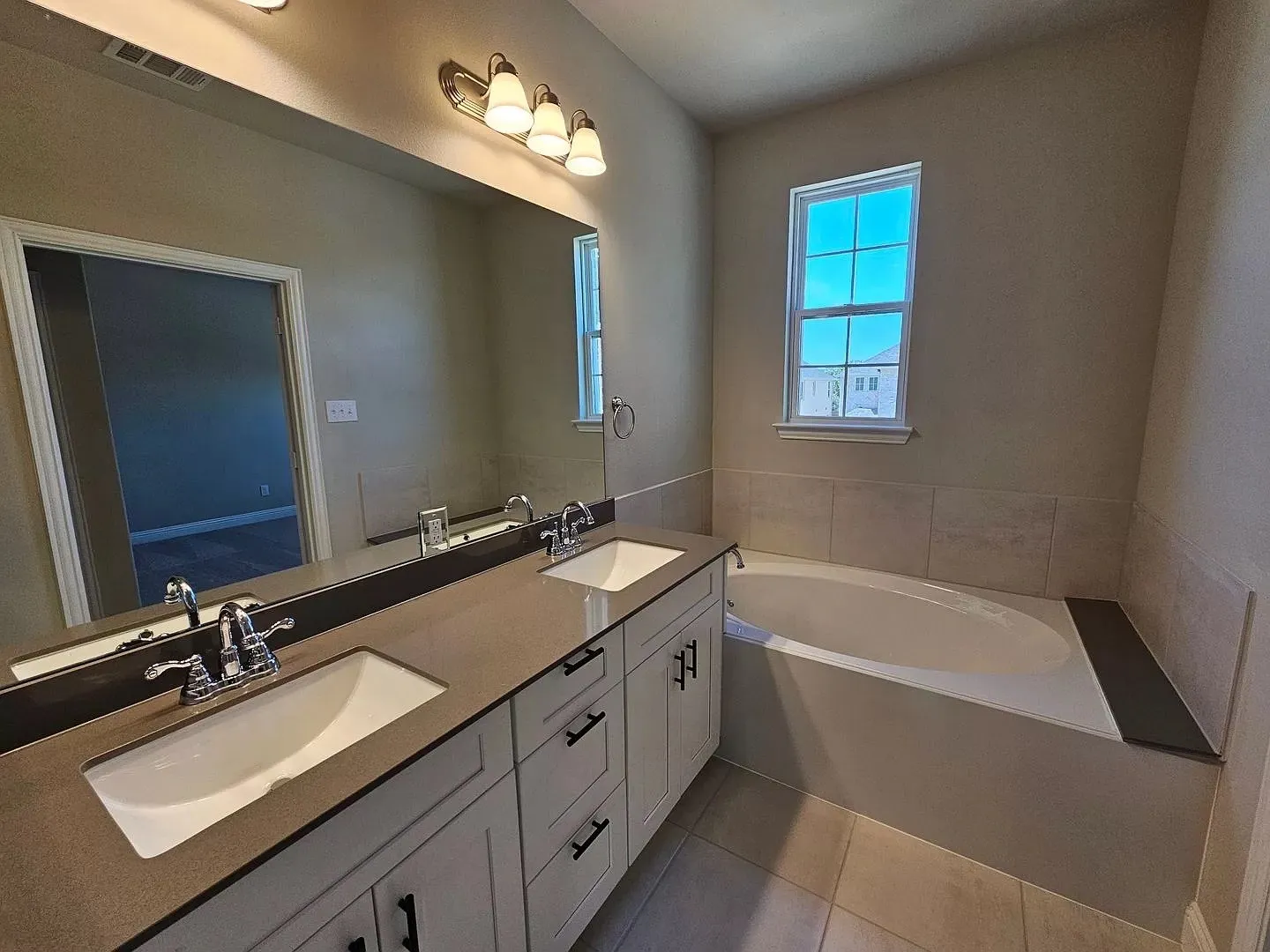 Townhouse For Rent in Denton County , 549 Hutchinson Lane, Lewisville, Texas 75077, 3 Bedroom, 3 Bathroom, 2 Garage spaces, 1,920 Sqft, built in 2022, mls#21399924, Real Estate Agent in Lewisville, Homes For Rent in Denton county, Homes For Rent in Lewisville, Realtor in Lewisville Texas, Real Estate Brokerage Independent Realty Texas, Luminita Cordes Realtor