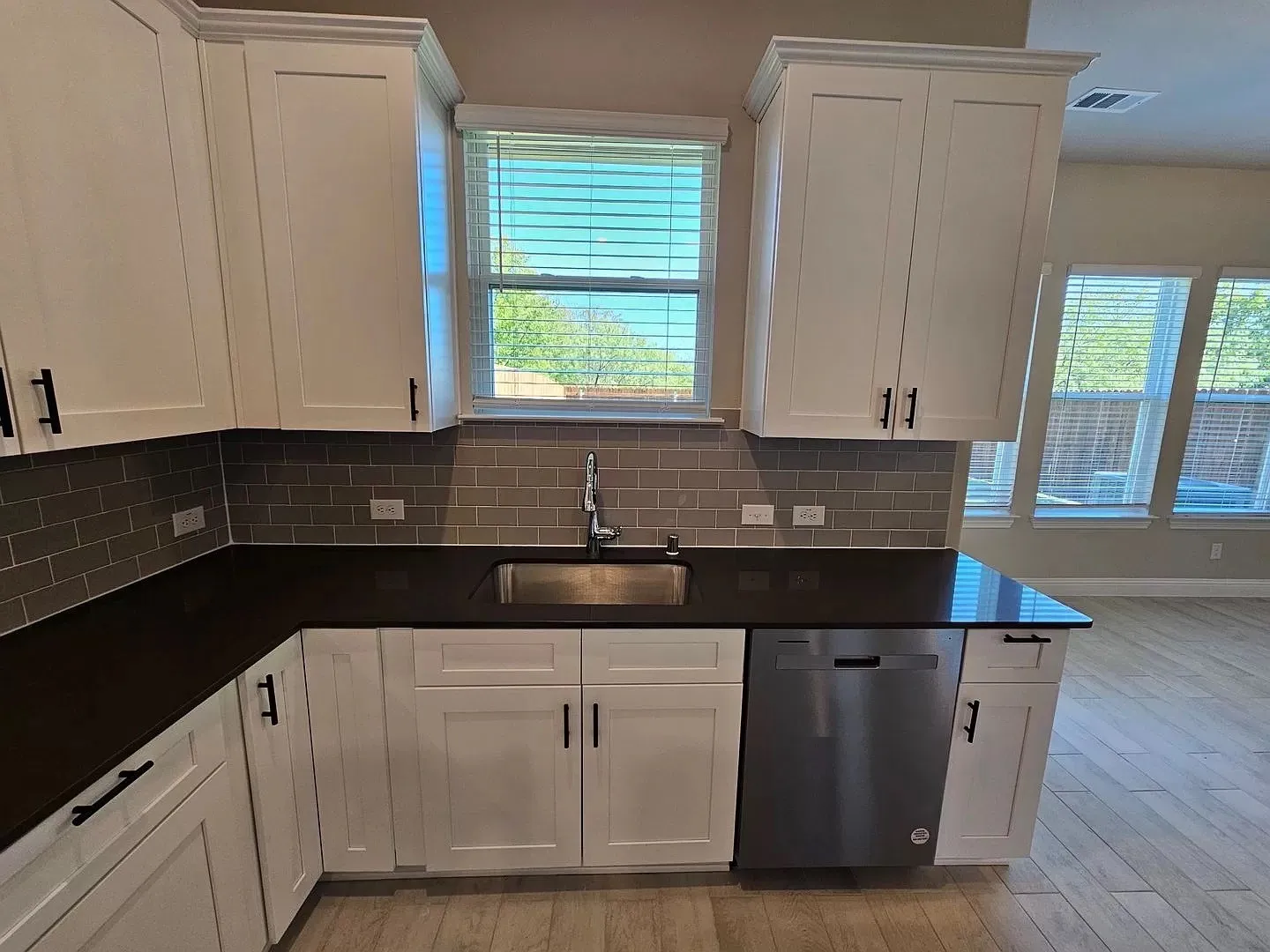 Townhouse For Rent in Denton County , 549 Hutchinson Lane, Lewisville, Texas 75077, 3 Bedroom, 3 Bathroom, 2 Garage spaces, 1,920 Sqft, built in 2022, mls#21399924, Real Estate Agent in Lewisville, Homes For Rent in Denton county, Homes For Rent in Lewisville, Realtor in Lewisville Texas, Real Estate Brokerage Independent Realty Texas, Luminita Cordes Realtor