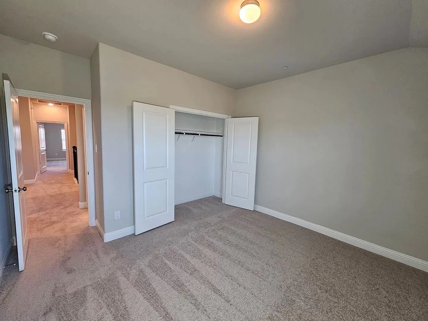 Townhouse For Rent in Denton County , 549 Hutchinson Lane, Lewisville, Texas 75077, 3 Bedroom, 3 Bathroom, 2 Garage spaces, 1,920 Sqft, built in 2022, mls#21399924, Real Estate Agent in Lewisville, Homes For Rent in Denton county, Homes For Rent in Lewisville, Realtor in Lewisville Texas, Real Estate Brokerage Independent Realty Texas, Luminita Cordes Realtor