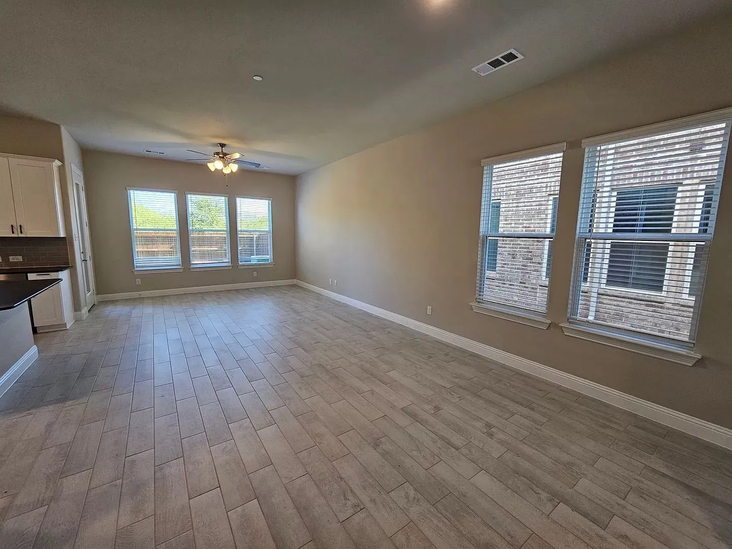 Townhouse For Rent in Denton County , 549 Hutchinson Lane, Lewisville, Texas 75077, 3 Bedroom, 3 Bathroom, 2 Garage spaces, 1,920 Sqft, built in 2022, mls#21399924, Real Estate Agent in Lewisville, Homes For Rent in Denton county, Homes For Rent in Lewisville, Realtor in Lewisville Texas, Real Estate Brokerage Independent Realty Texas, Luminita Cordes Realtor