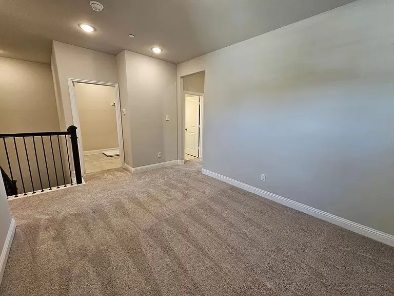 Townhouse For Rent in Denton County , 549 Hutchinson Lane, Lewisville, Texas 75077, 3 Bedroom, 3 Bathroom, 2 Garage spaces, 1,920 Sqft, built in 2022, mls#21399924, Real Estate Agent in Lewisville, Homes For Rent in Denton county, Homes For Rent in Lewisville, Realtor in Lewisville Texas, Real Estate Brokerage Independent Realty Texas, Luminita Cordes Realtor