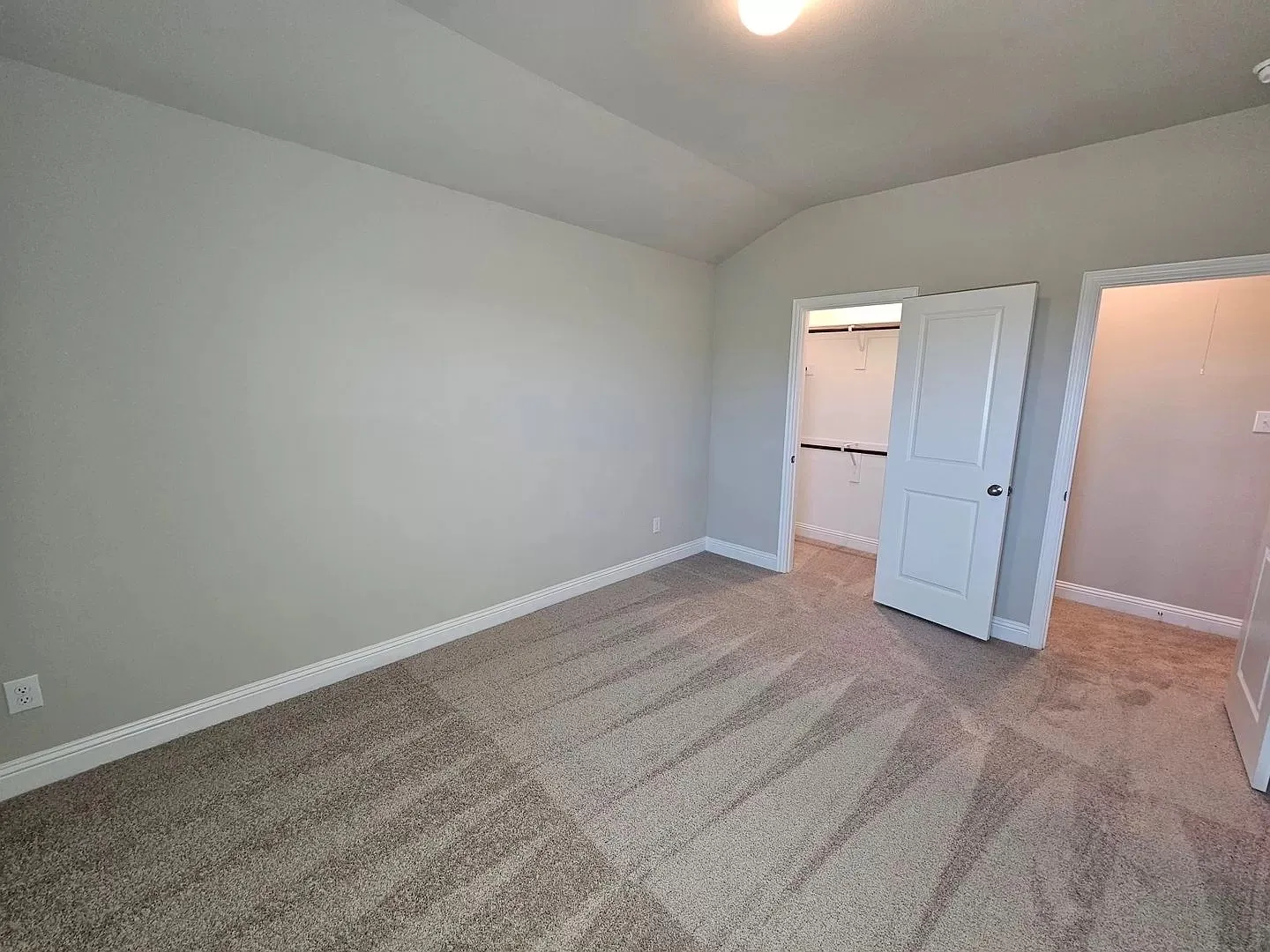 Townhouse For Rent in Denton County , 549 Hutchinson Lane, Lewisville, Texas 75077, 3 Bedroom, 3 Bathroom, 2 Garage spaces, 1,920 Sqft, built in 2022, mls#21399924, Real Estate Agent in Lewisville, Homes For Rent in Denton county, Homes For Rent in Lewisville, Realtor in Lewisville Texas, Real Estate Brokerage Independent Realty Texas, Luminita Cordes Realtor