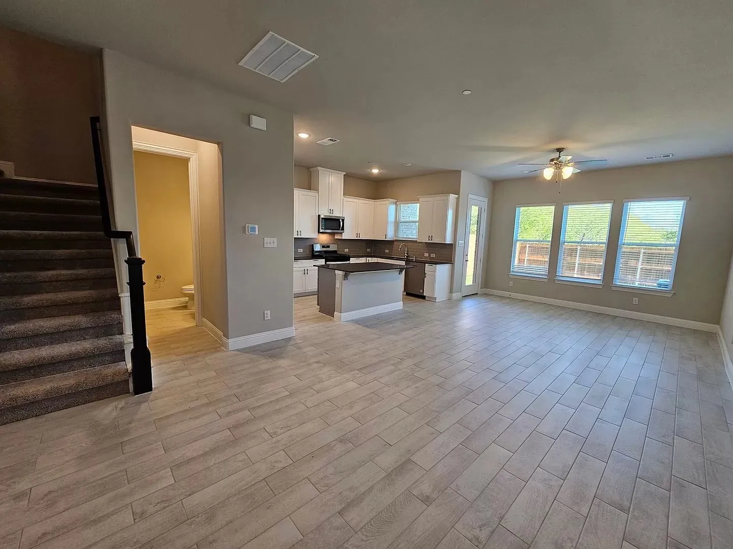 Townhouse For Rent in Denton County , 549 Hutchinson Lane, Lewisville, Texas 75077, 3 Bedroom, 3 Bathroom, 2 Garage spaces, 1,920 Sqft, built in 2022, mls#21399924, Real Estate Agent in Lewisville, Homes For Rent in Denton county, Homes For Rent in Lewisville, Realtor in Lewisville Texas, Real Estate Brokerage Independent Realty Texas, Luminita Cordes Realtor