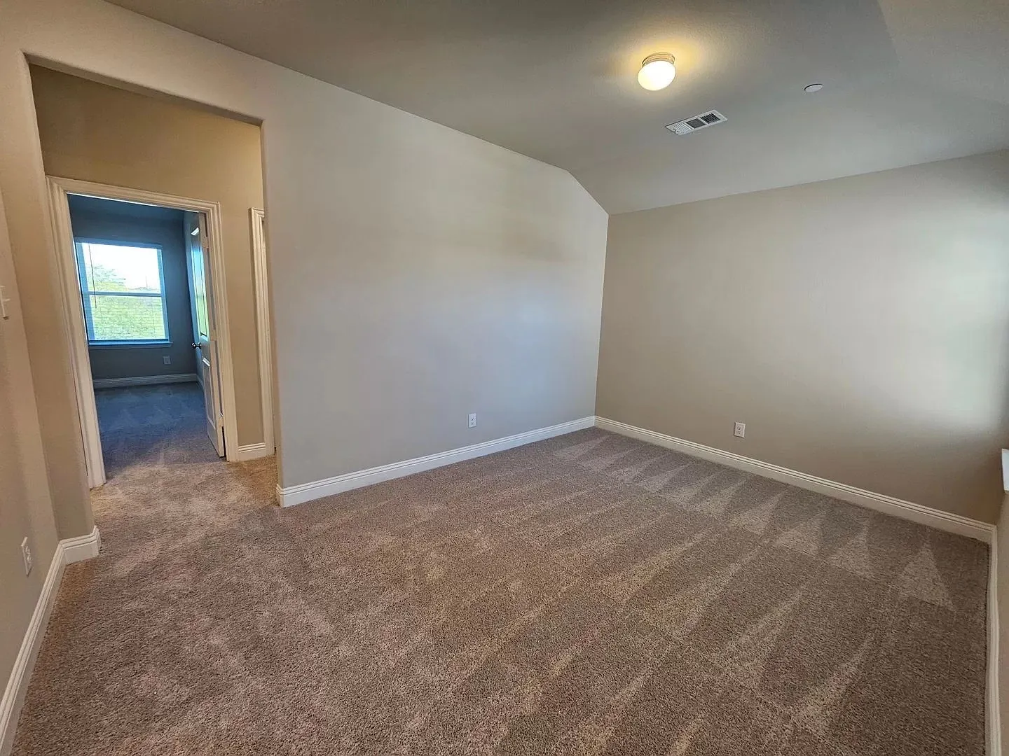 Townhouse For Rent in Denton County , 549 Hutchinson Lane, Lewisville, Texas 75077, 3 Bedroom, 3 Bathroom, 2 Garage spaces, 1,920 Sqft, built in 2022, mls#21399924, Real Estate Agent in Lewisville, Homes For Rent in Denton county, Homes For Rent in Lewisville, Realtor in Lewisville Texas, Real Estate Brokerage Independent Realty Texas, Luminita Cordes Realtor