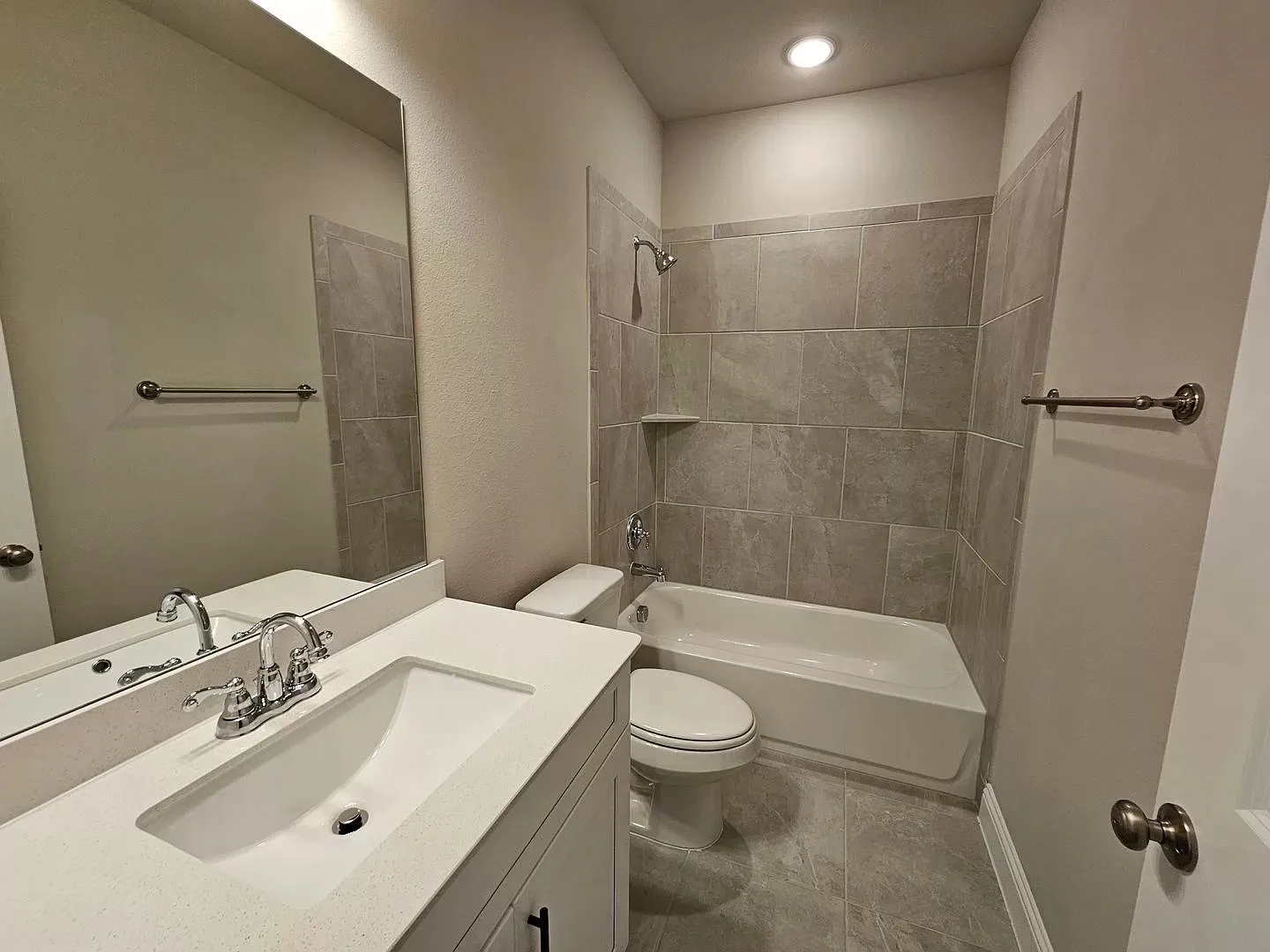 Townhouse For Rent in Denton County , 549 Hutchinson Lane, Lewisville, Texas 75077, 3 Bedroom, 3 Bathroom, 2 Garage spaces, 1,920 Sqft, built in 2022, mls#21399924, Real Estate Agent in Lewisville, Homes For Rent in Denton county, Homes For Rent in Lewisville, Realtor in Lewisville Texas, Real Estate Brokerage Independent Realty Texas, Luminita Cordes Realtor