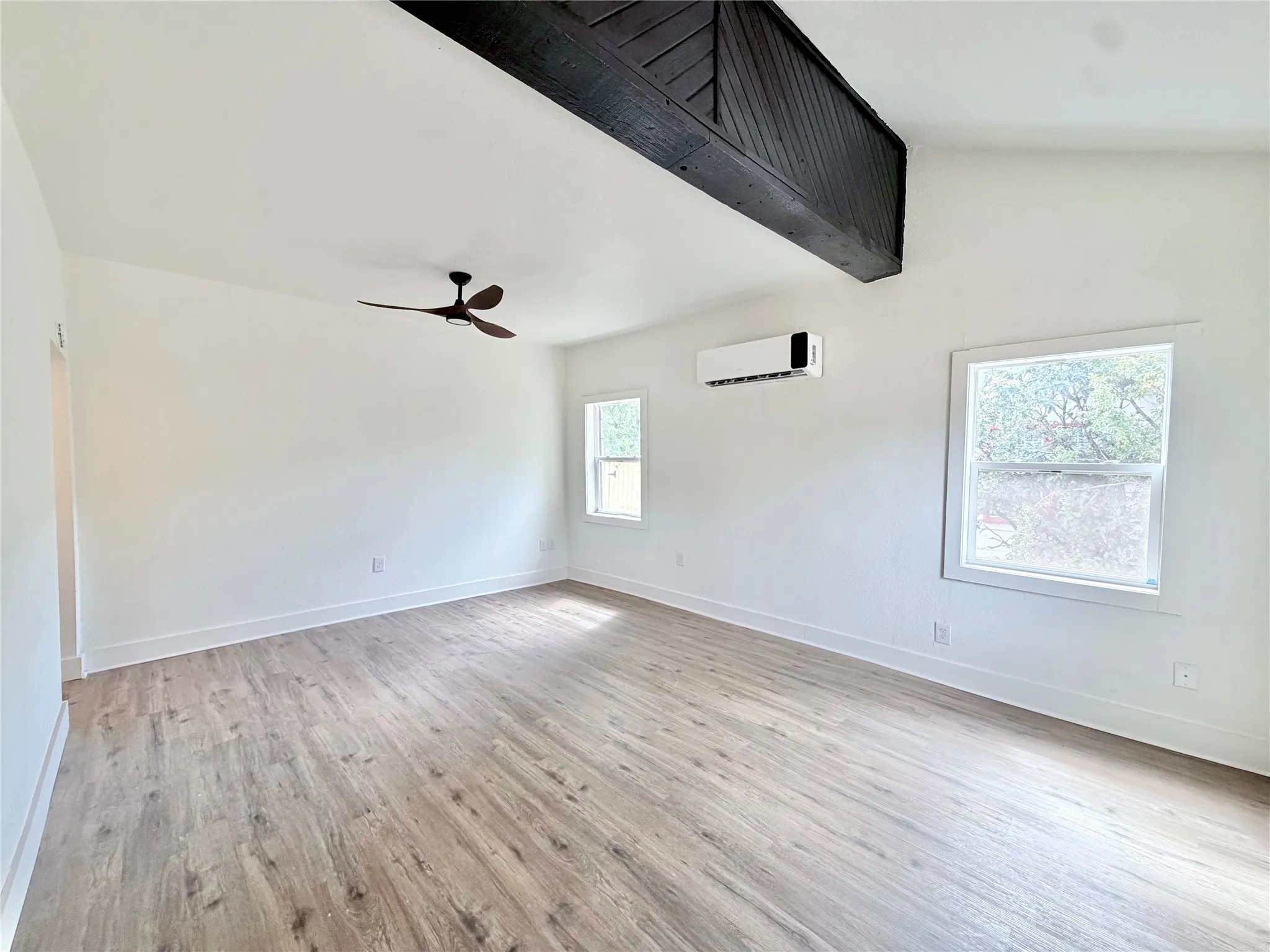 Single Family Residence For Sale in Taylor County , 525 Miller Street, Abilene, Texas 79605, 2 Bedroom, 1 Bathroom, Garage spaces, 948 Sqft, built in 1927, mls#21393302, Real Estate Agent in Abilene, Homes For Sale in Taylor county, Homes For Sale in Abilene, Realtor in Abilene Texas, Real Estate Brokerage Independent Realty Texas, Luminita Cordes Realtor
