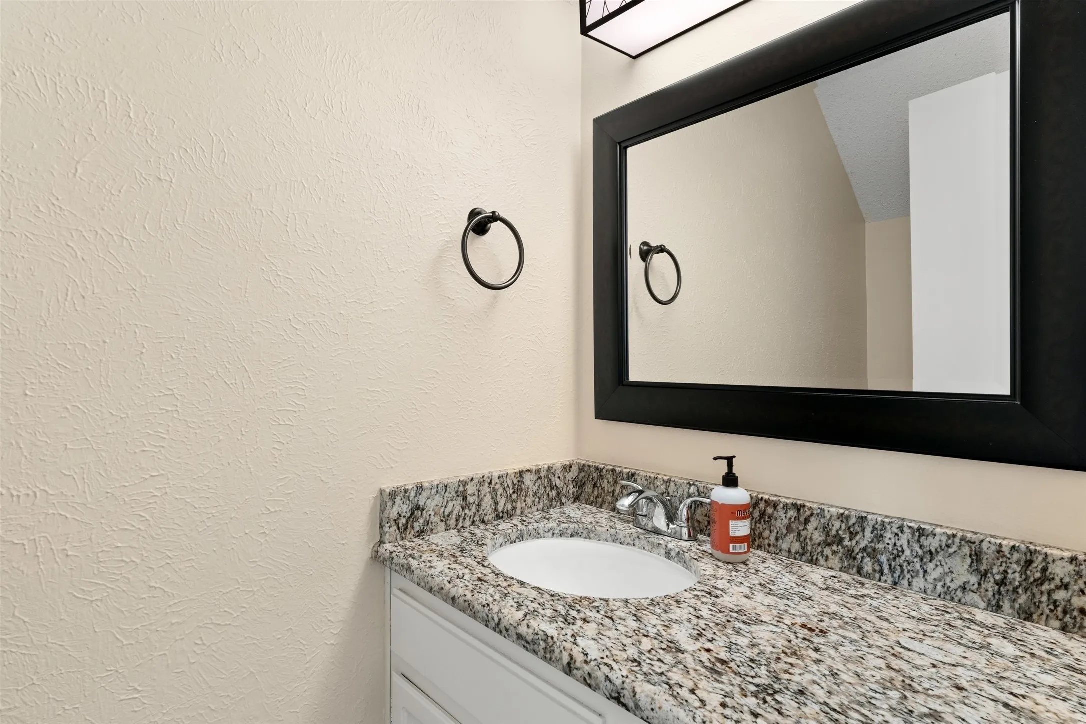 Condominium For Sale in Denton County , 716 W Mulberry Street 1C, Denton, Texas 76201, 2 Bedroom, 3 Bathroom, Garage spaces, 1,130 Sqft, built in 1984, mls#21398912, Real Estate Agent in Denton, Homes For Sale in Denton county, Homes For Sale in Denton, Realtor in Denton Texas, Real Estate Brokerage Independent Realty Texas, Luminita Cordes Realtor