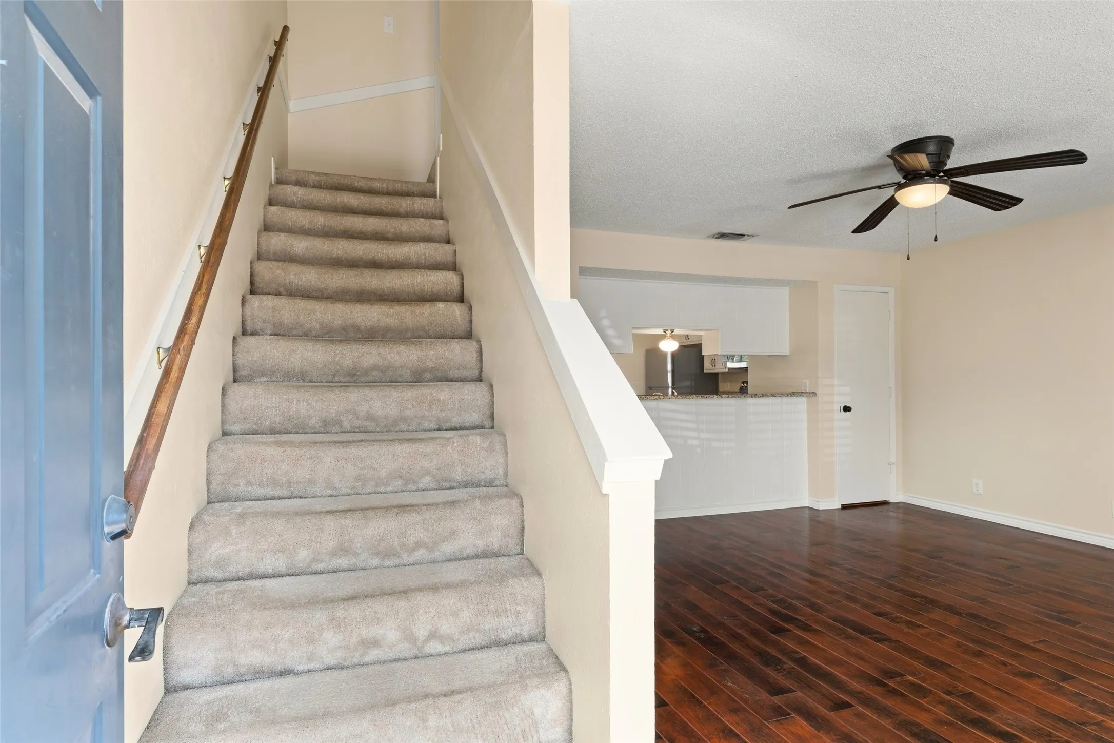 Condominium For Sale in Denton County , 716 W Mulberry Street 1C, Denton, Texas 76201, 2 Bedroom, 3 Bathroom, Garage spaces, 1,130 Sqft, built in 1984, mls#21398912, Real Estate Agent in Denton, Homes For Sale in Denton county, Homes For Sale in Denton, Realtor in Denton Texas, Real Estate Brokerage Independent Realty Texas, Luminita Cordes Realtor