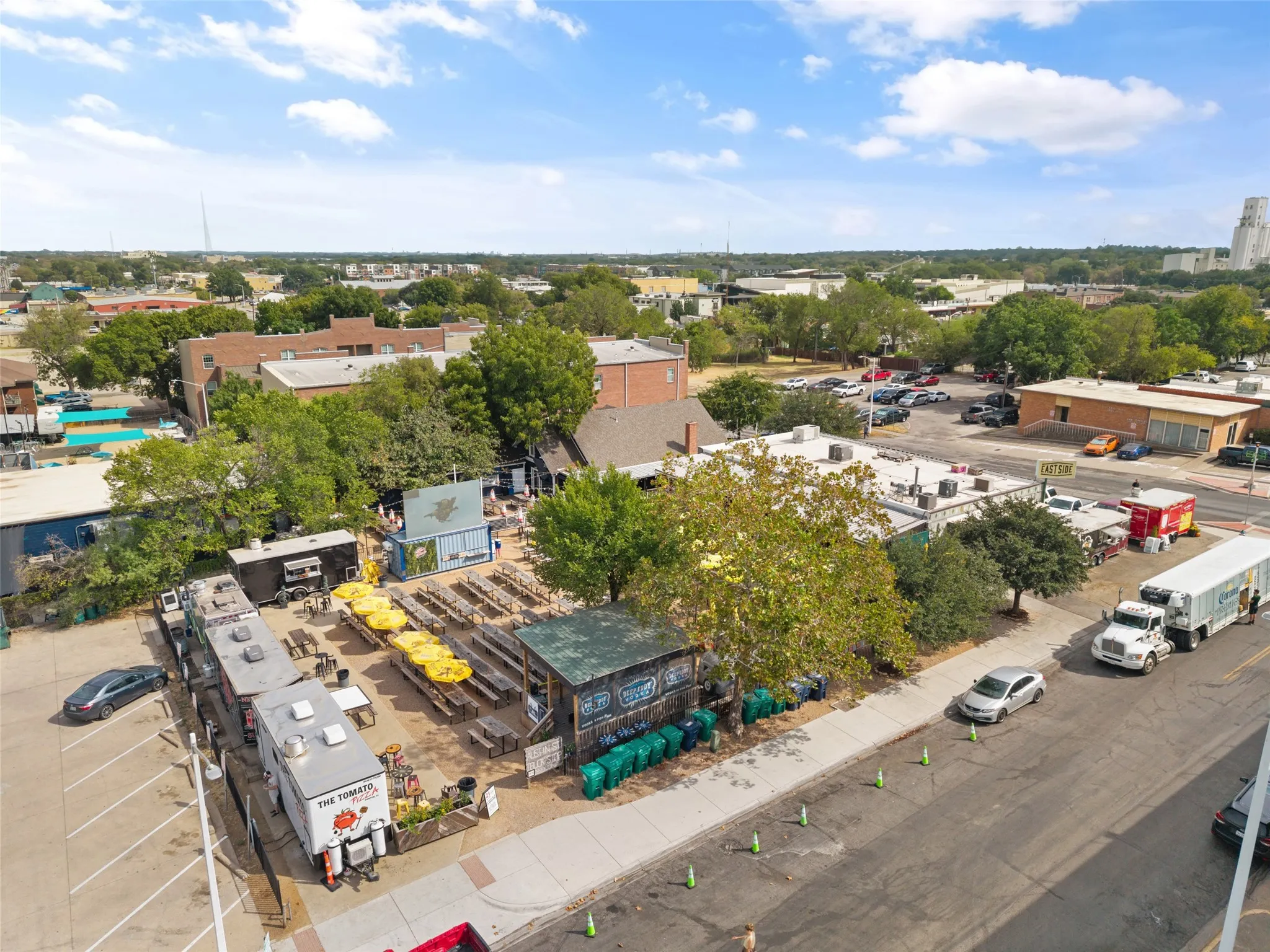Condominium For Sale in Denton County , 716 W Mulberry Street 1C, Denton, Texas 76201, 2 Bedroom, 3 Bathroom, Garage spaces, 1,130 Sqft, built in 1984, mls#21398912, Real Estate Agent in Denton, Homes For Sale in Denton county, Homes For Sale in Denton, Realtor in Denton Texas, Real Estate Brokerage Independent Realty Texas, Luminita Cordes Realtor