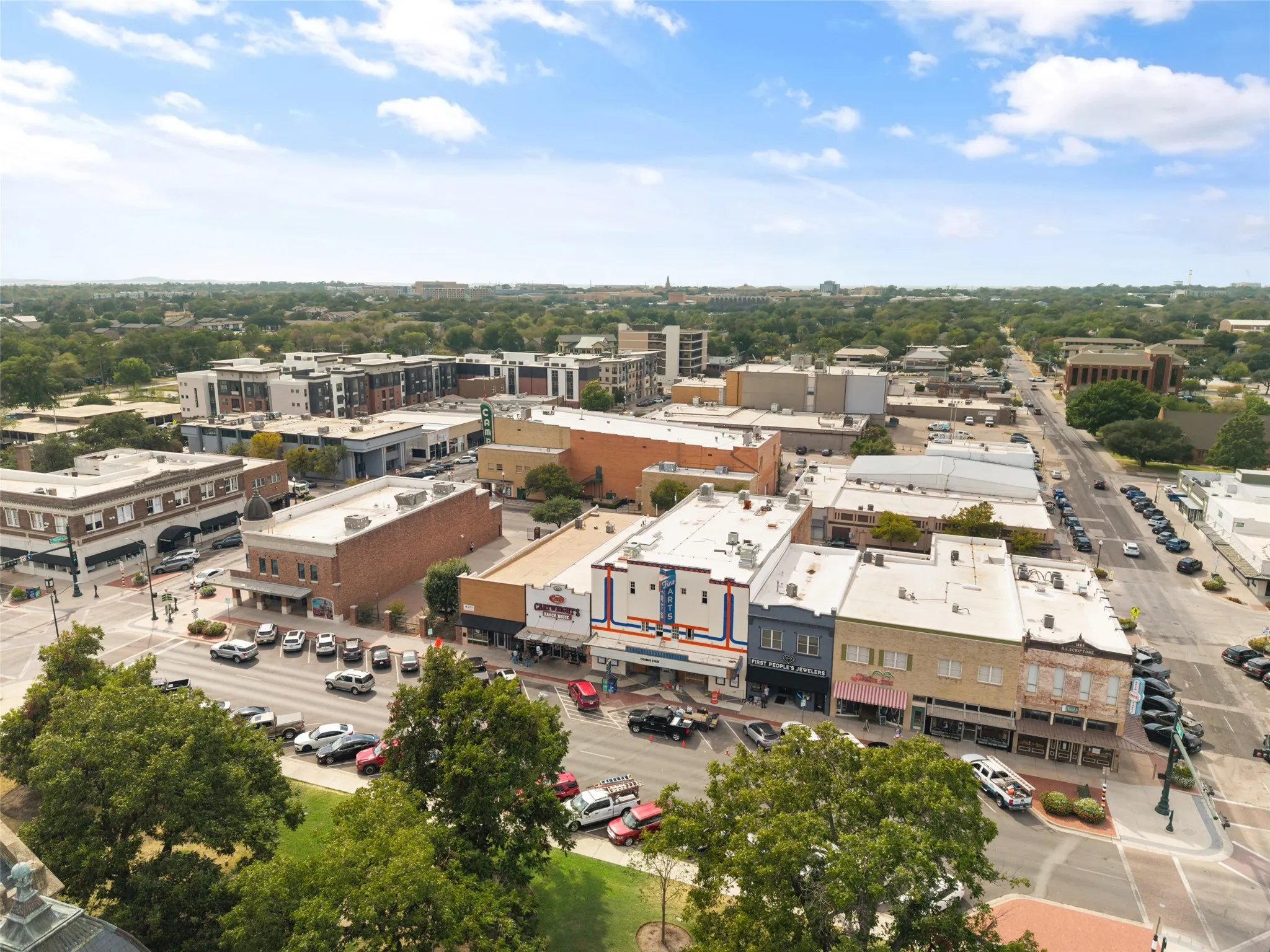 Condominium For Sale in Denton County , 716 W Mulberry Street 1C, Denton, Texas 76201, 2 Bedroom, 3 Bathroom, Garage spaces, 1,130 Sqft, built in 1984, mls#21398912, Real Estate Agent in Denton, Homes For Sale in Denton county, Homes For Sale in Denton, Realtor in Denton Texas, Real Estate Brokerage Independent Realty Texas, Luminita Cordes Realtor