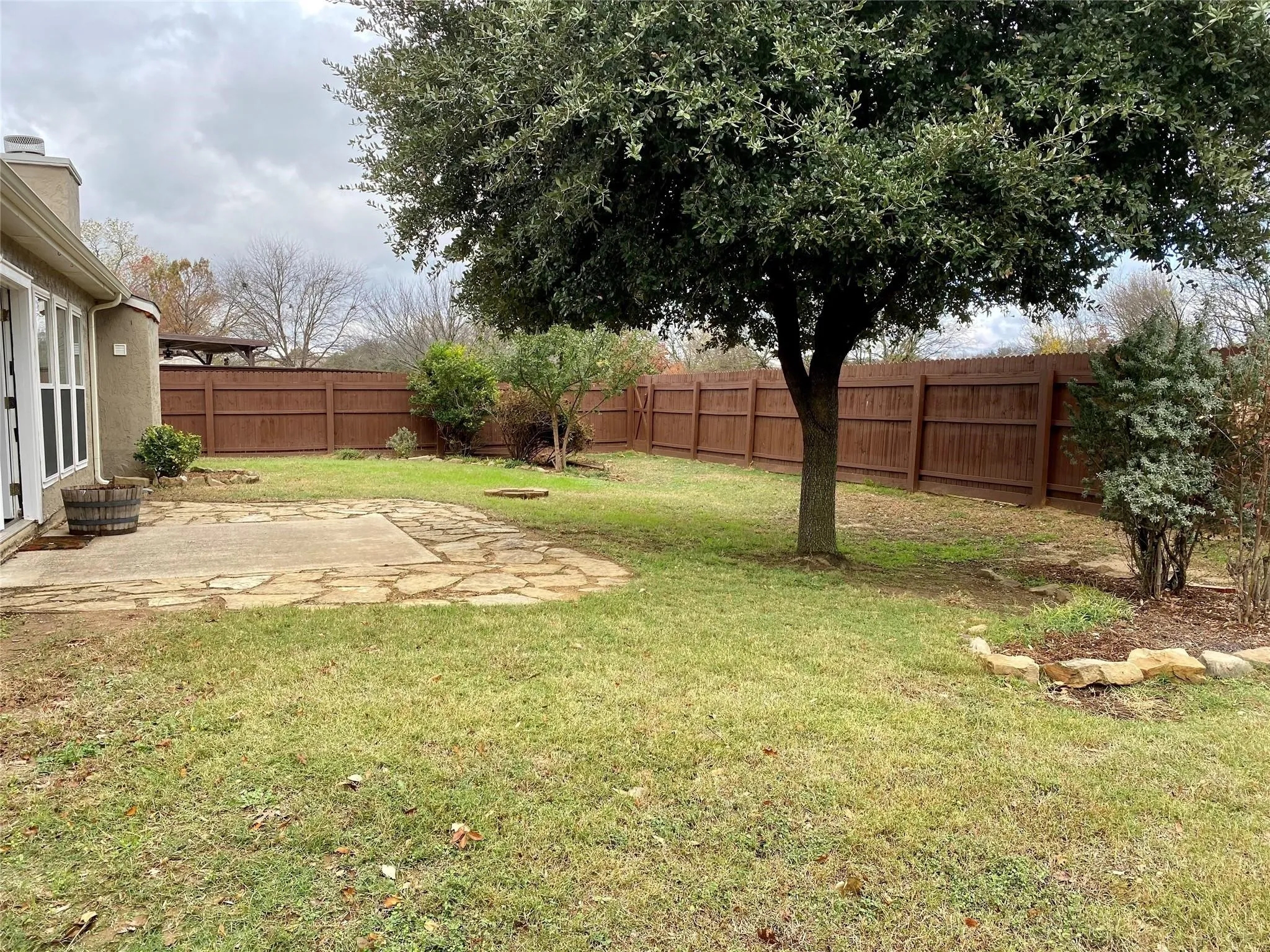 Single Family Residence For Rent in Denton County , 2749 Mill Pond Road, Denton, Texas 76209, 3 Bedroom, 2 Bathroom, 2 Garage spaces, 1,311 Sqft, built in 1982, mls#21399451, Real Estate Agent in Denton, Homes For Rent in Denton county, Homes For Rent in Denton, Realtor in Denton Texas, Real Estate Brokerage Independent Realty Texas, Luminita Cordes Realtor